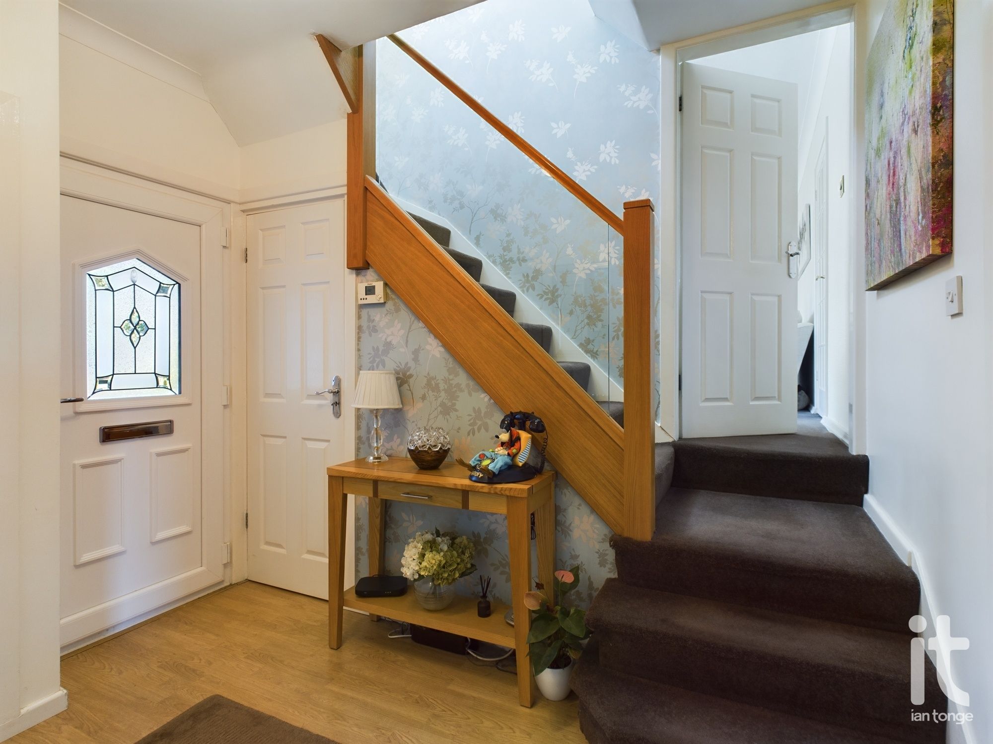 4 bedroom detached house Sold in Stockport - Photograph 4.