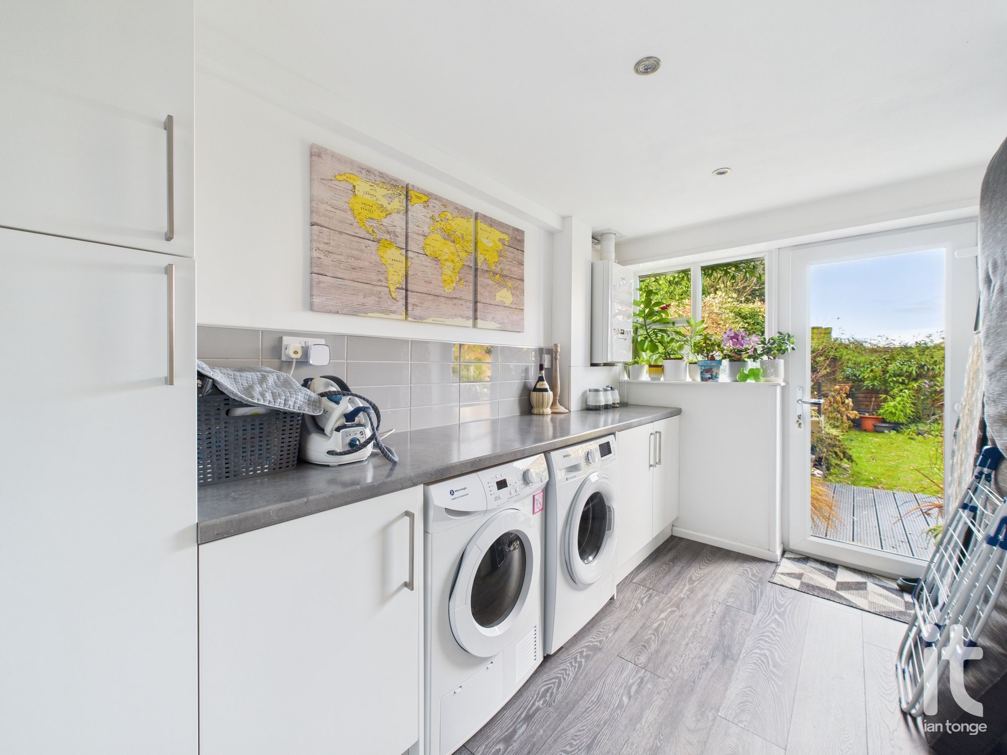 3 bedroom semi-detached house Sold in Stockport - Photograph 10.