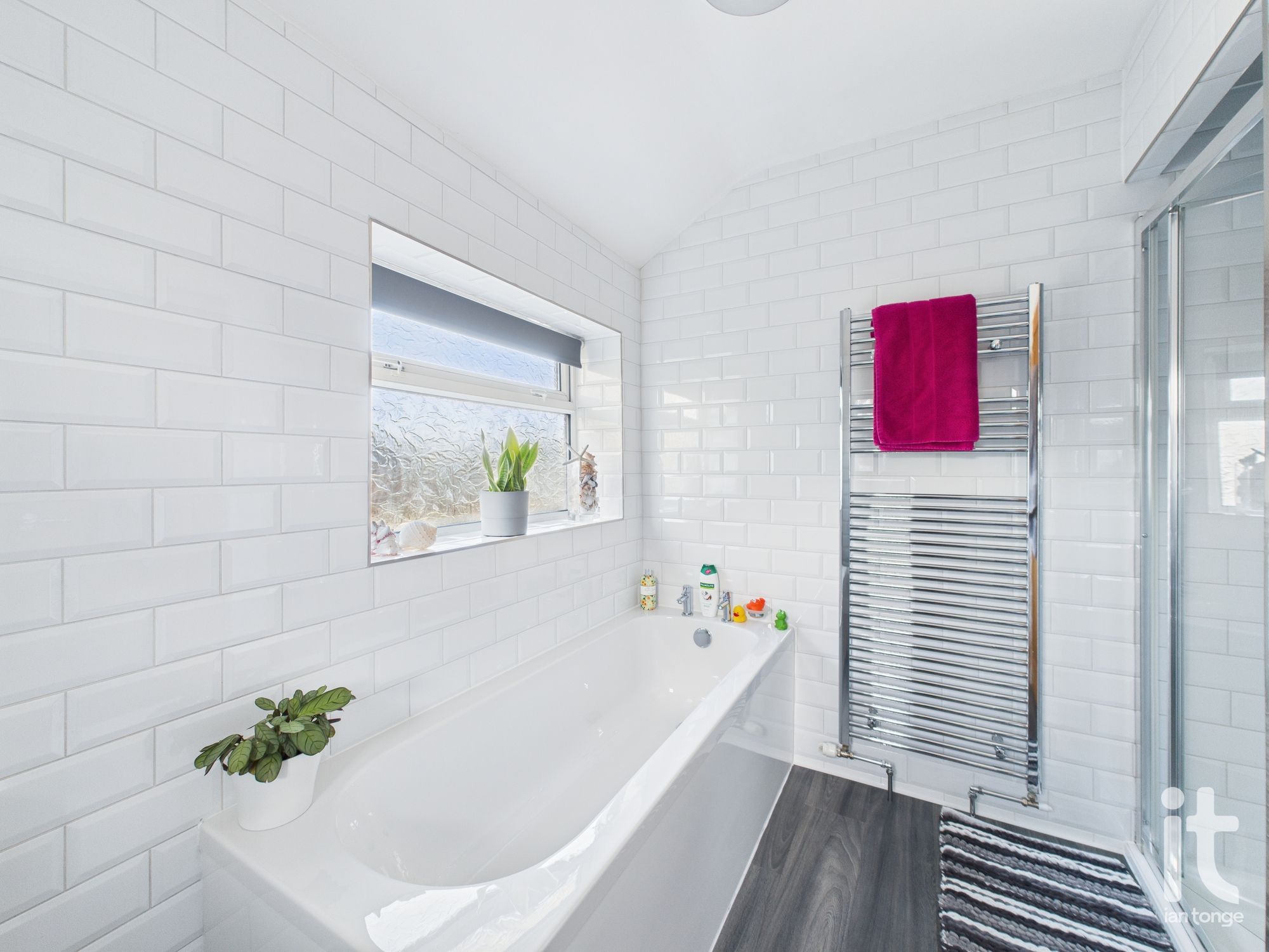 3 bedroom semi-detached house Sold in Stockport - Photograph 16.