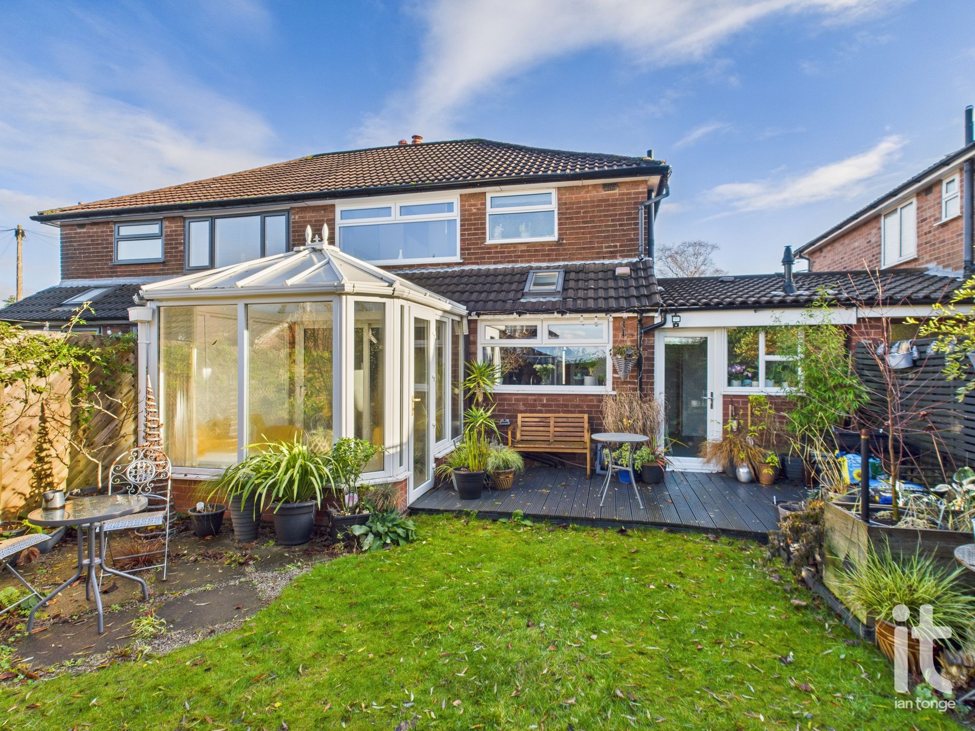 3 bedroom semi-detached house Sold in Stockport - Photograph 18.