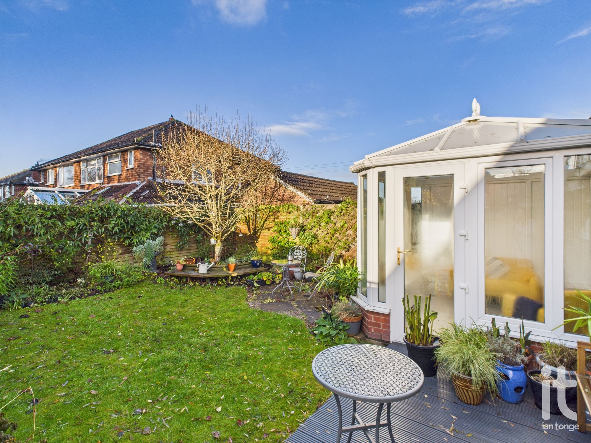 3 bedroom semi-detached house Sold in Stockport - Photograph 19.