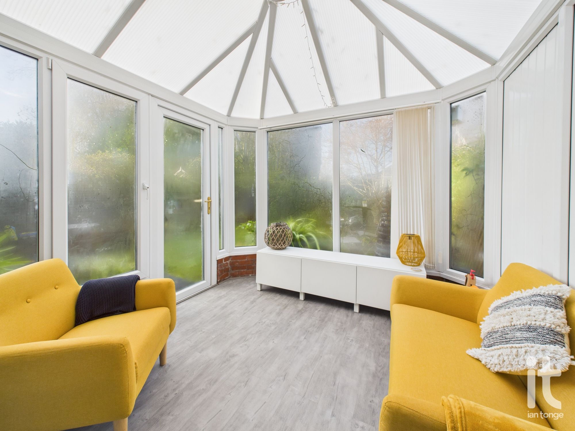 3 bedroom semi-detached house Sold in Stockport - Photograph 9.