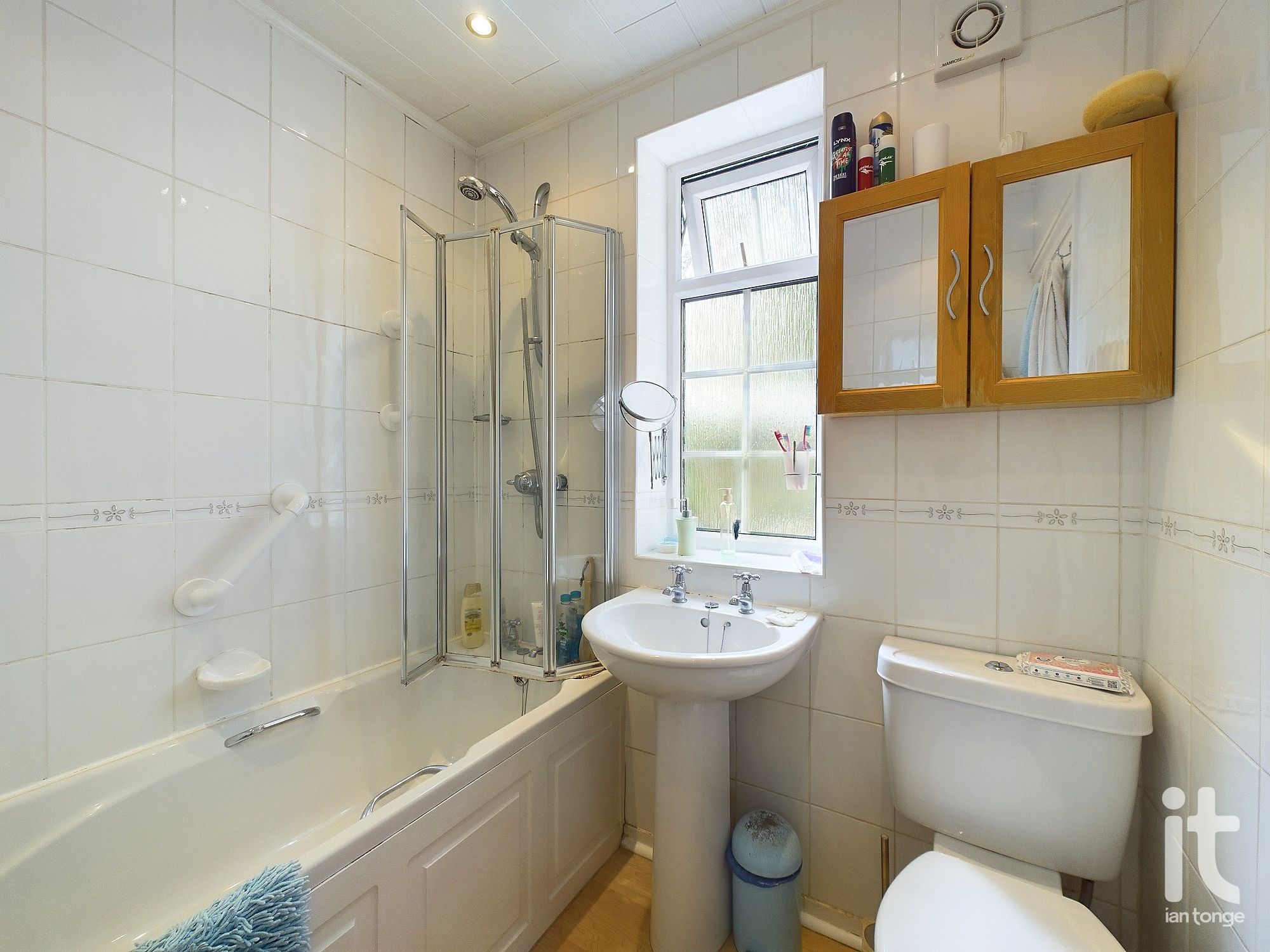 3 bedroom semi-detached house SSTC in Stockport - Photograph 20.
