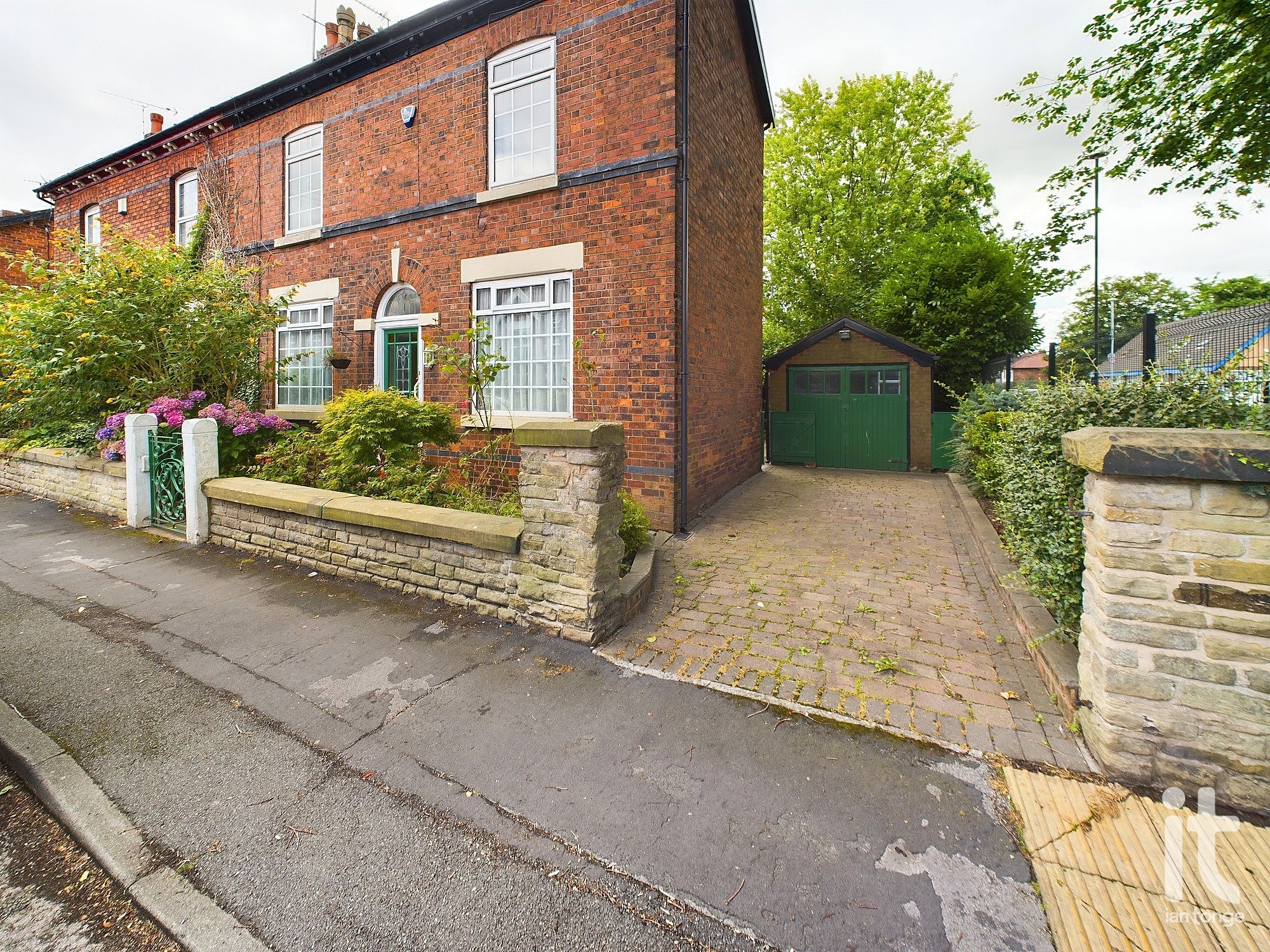 3 bedroom semi-detached house SSTC in Stockport - Photograph 28.