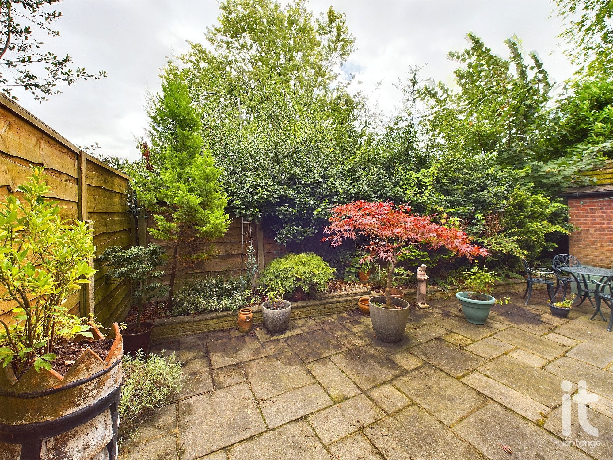 3 bedroom semi-detached house SSTC in Stockport - Photograph 22.