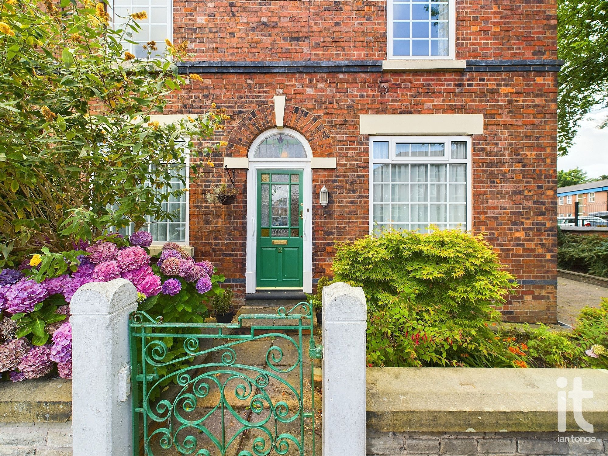 3 bedroom semi-detached house SSTC in Stockport - Photograph 27.