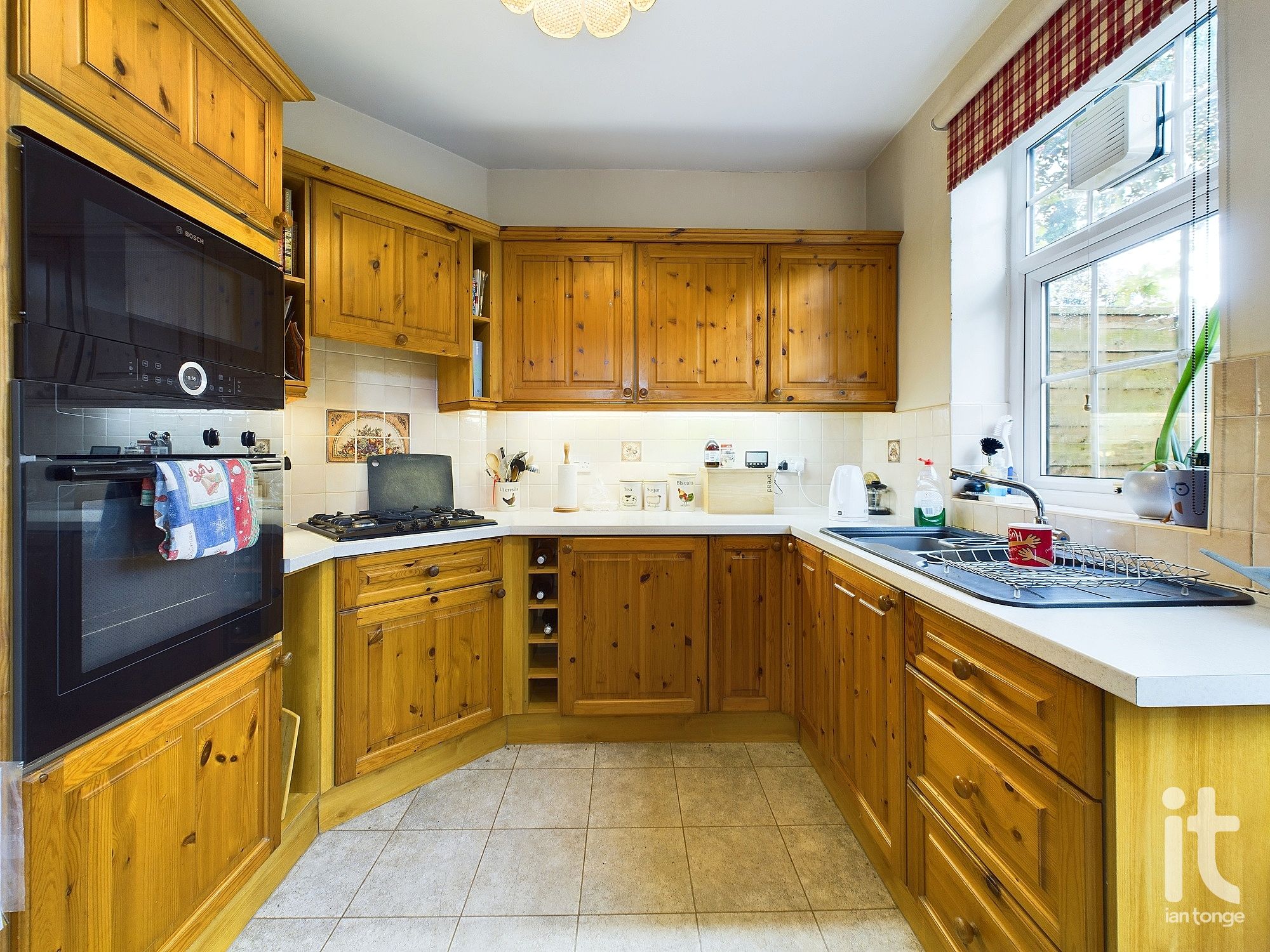 3 bedroom semi-detached house SSTC in Stockport - Photograph 16.