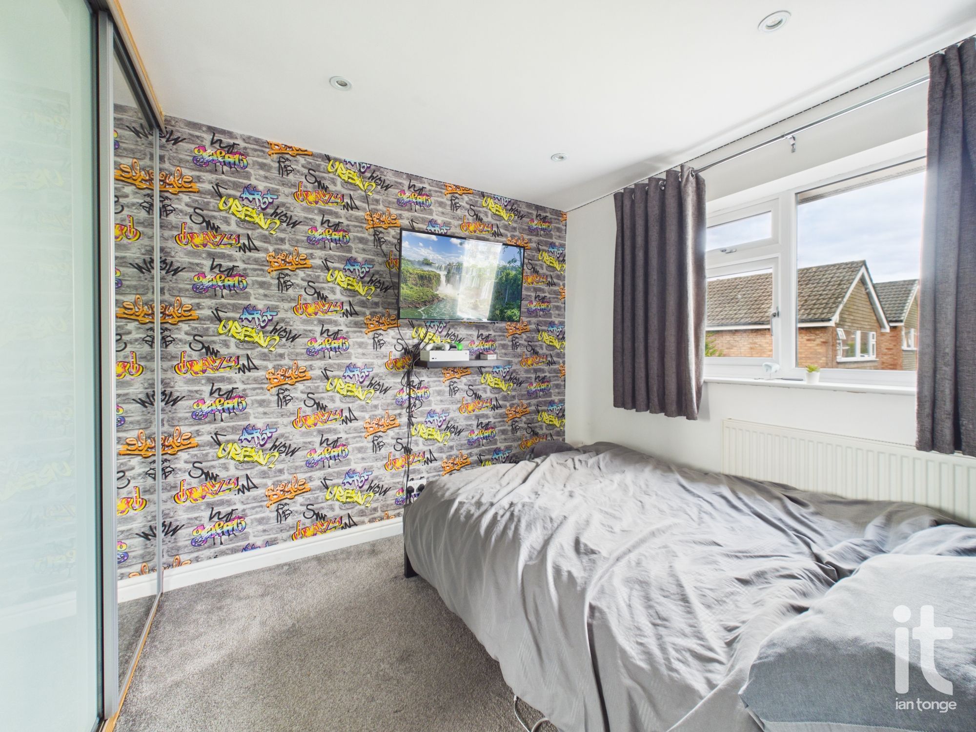 4 bedroom detached house For Sale in Stockport - Photograph 22.