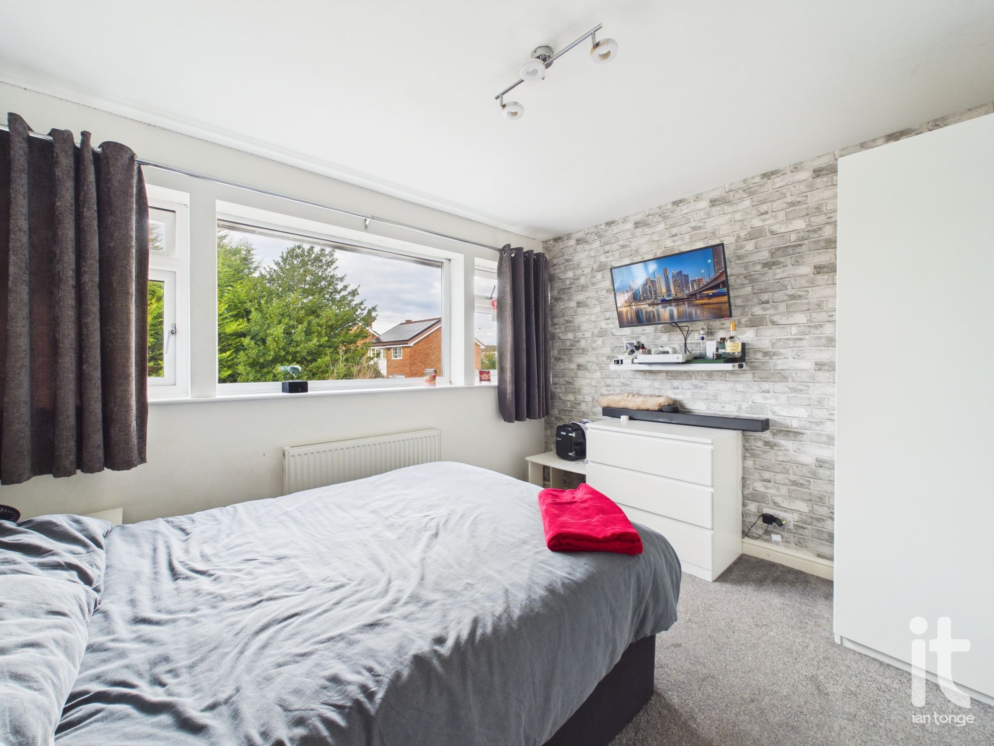 4 bedroom detached house For Sale in Stockport - Photograph 23.