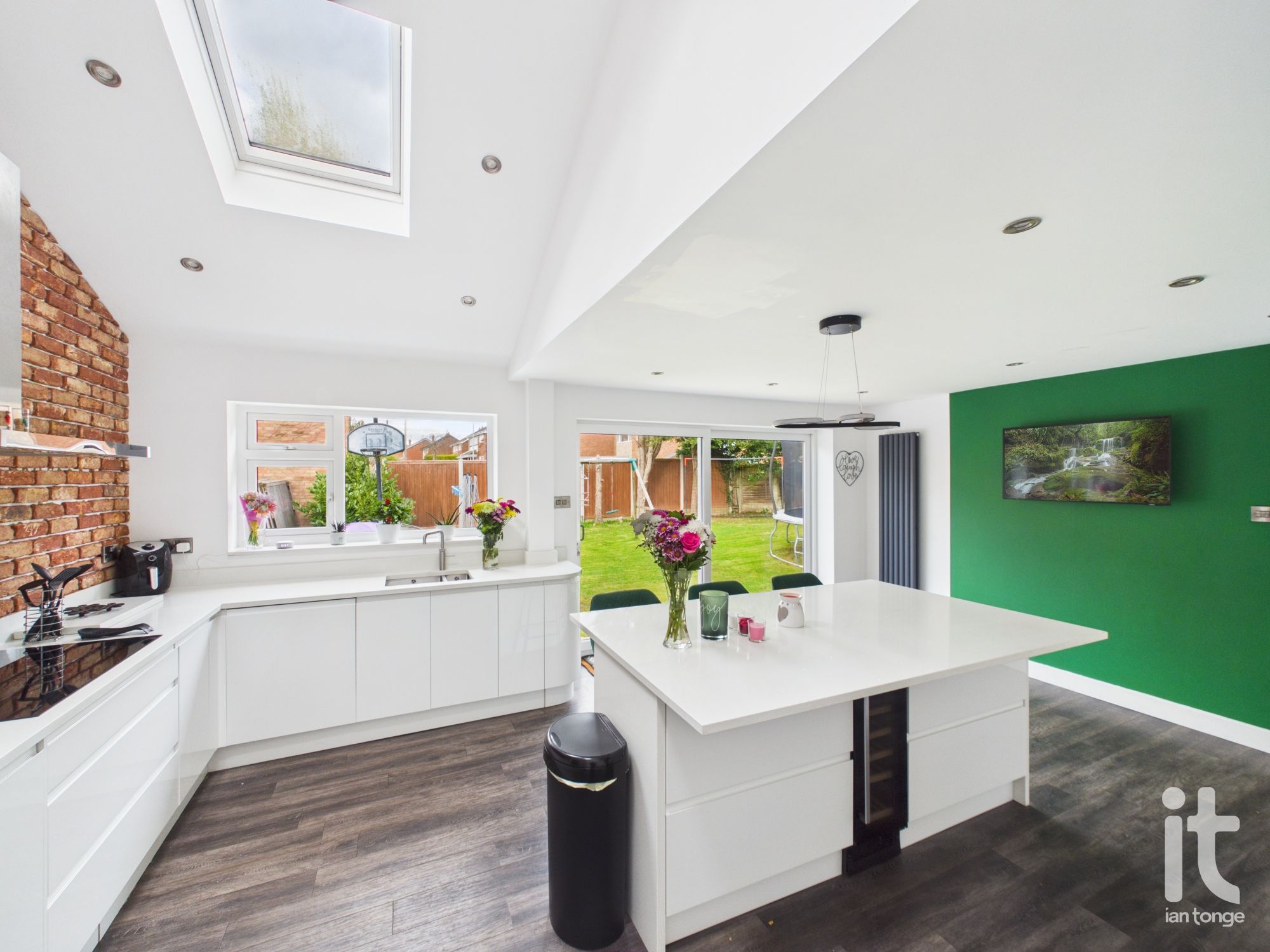 4 bedroom detached house For Sale in Stockport - Photograph 18.