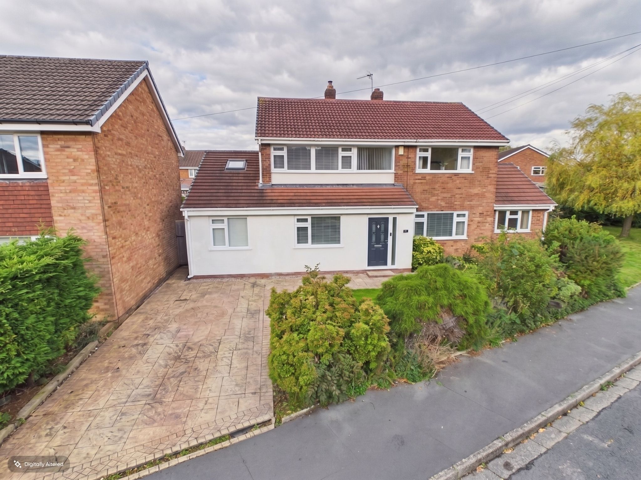 4 bedroom detached house For Sale in Stockport - Property photograph.