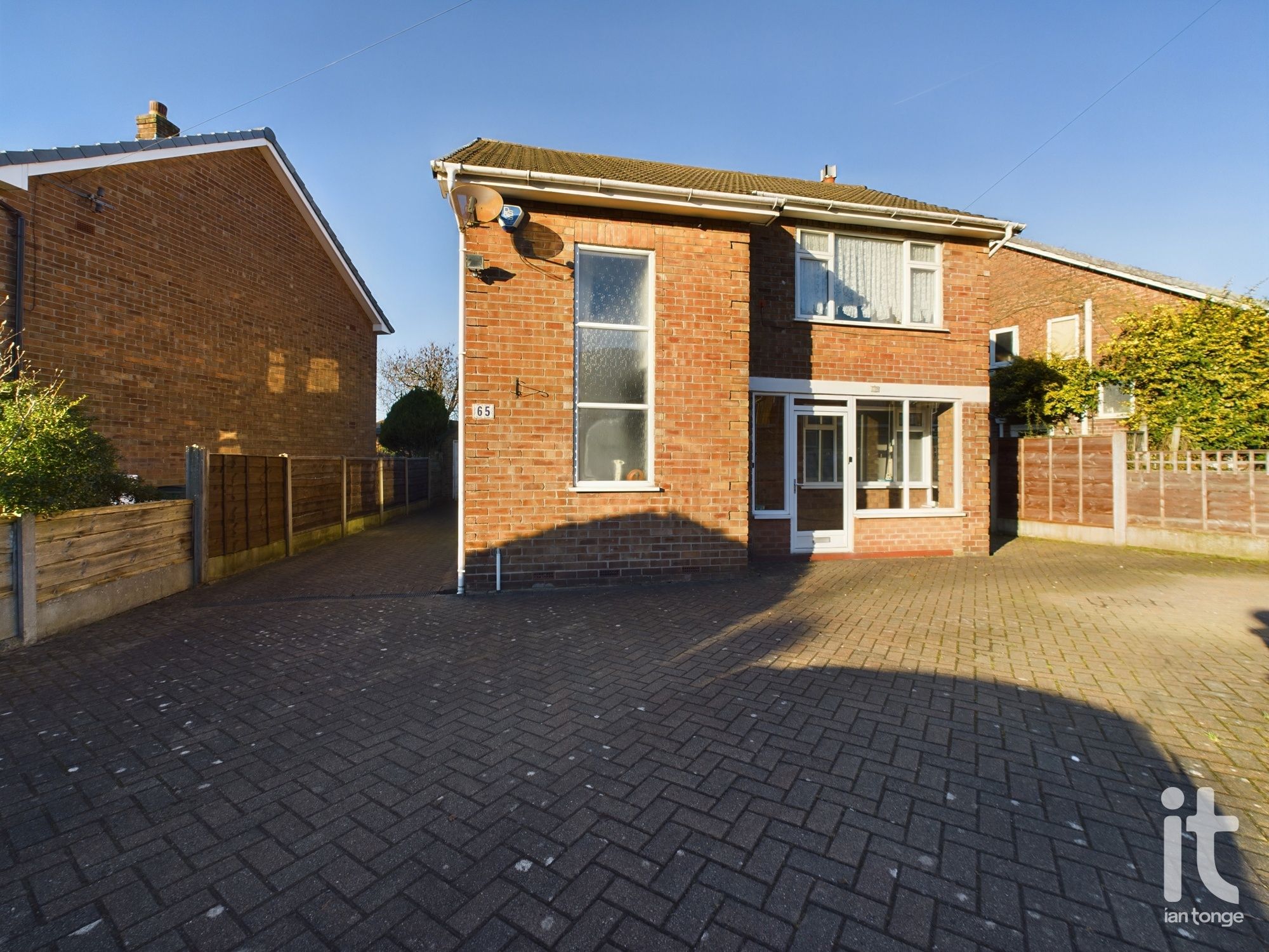3 bedroom detached house Sold in Stockport - Photograph 1.