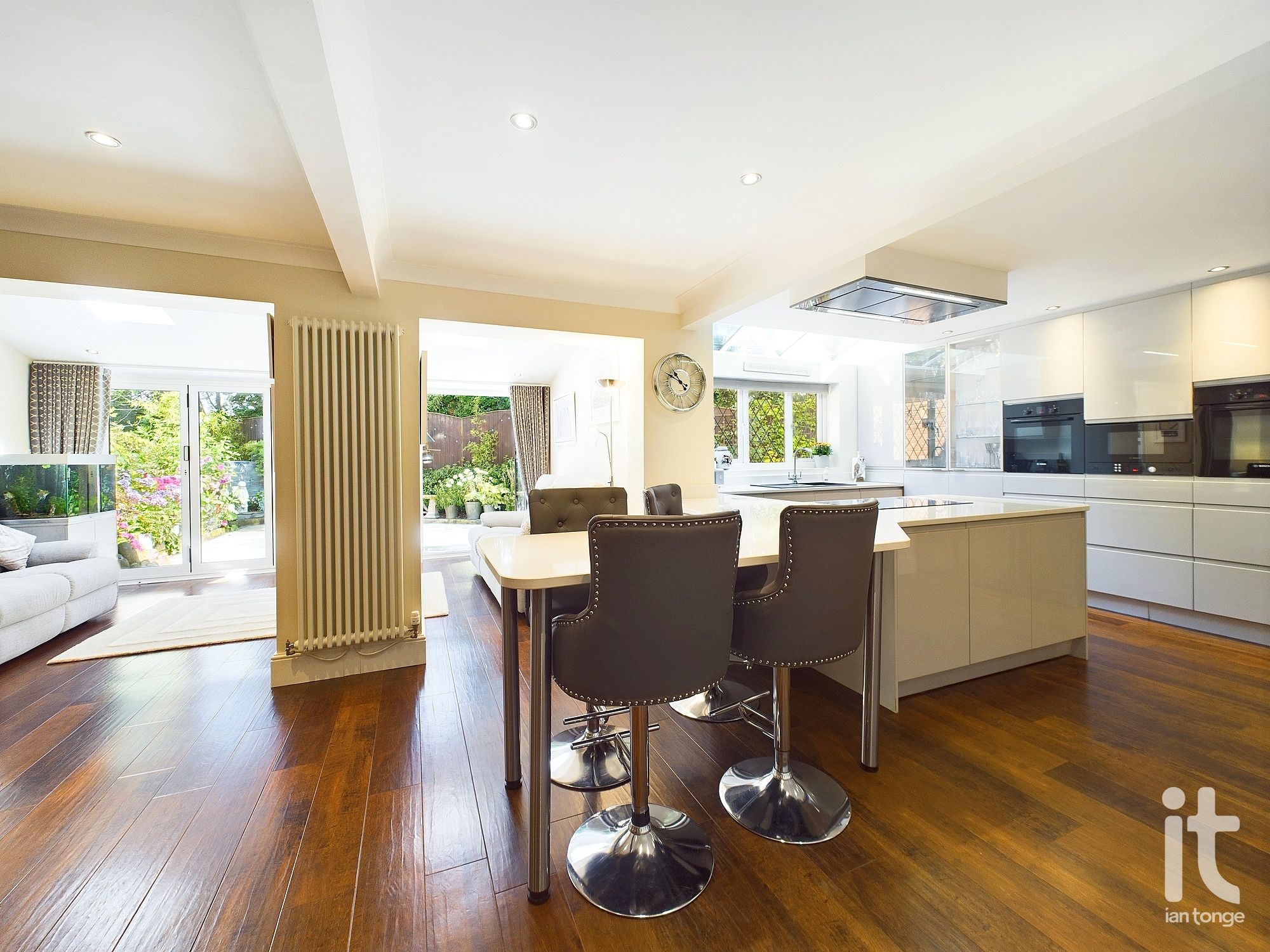 5 bedroom detached house Sold in Stockport - Photograph 10.