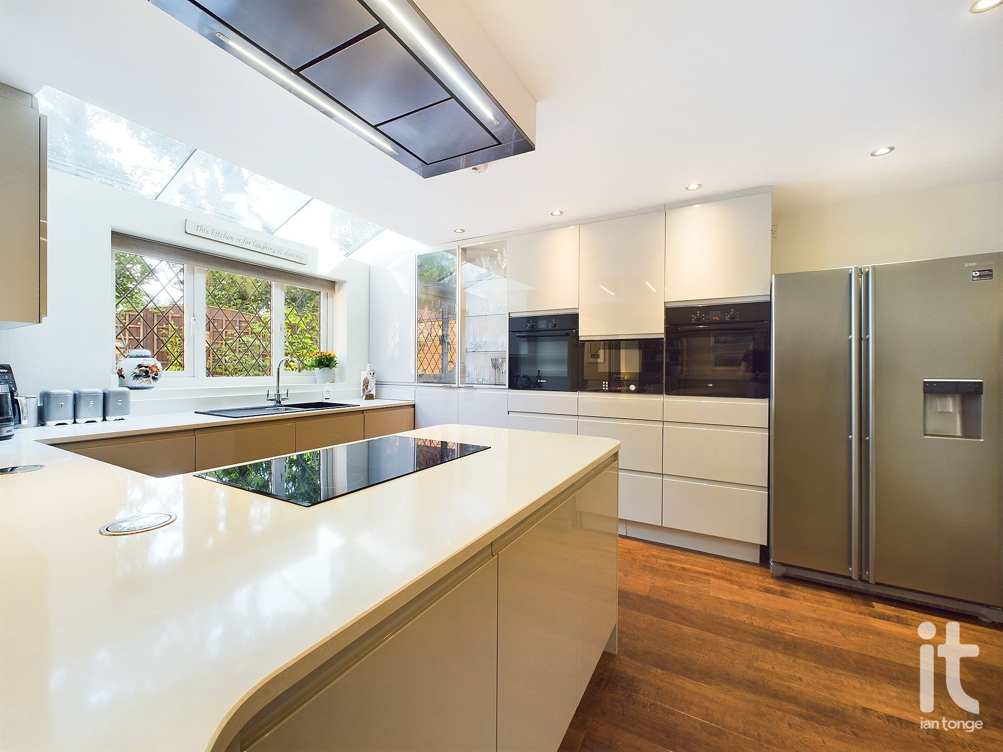 5 bedroom detached house Sold in Stockport - Photograph 9.