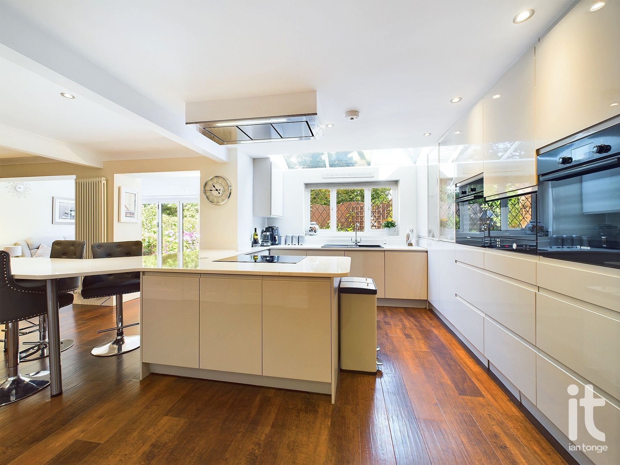 5 bedroom detached house Sold in Stockport - Photograph 7.