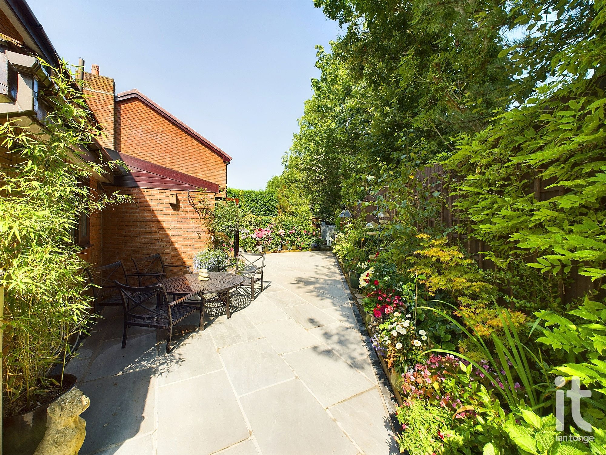 5 bedroom detached house Sold in Stockport - Photograph 38.