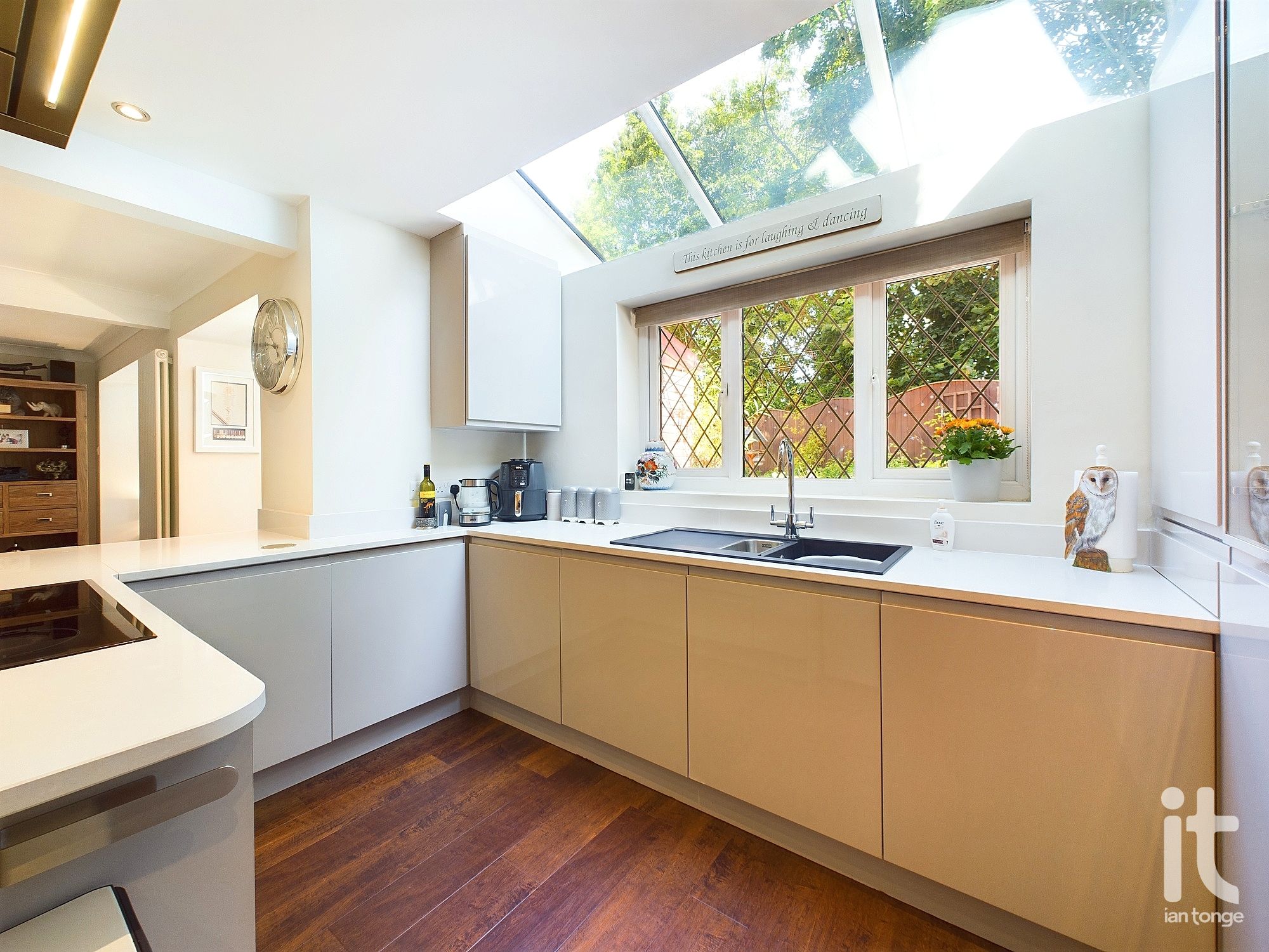 5 bedroom detached house Sold in Stockport - Photograph 2.