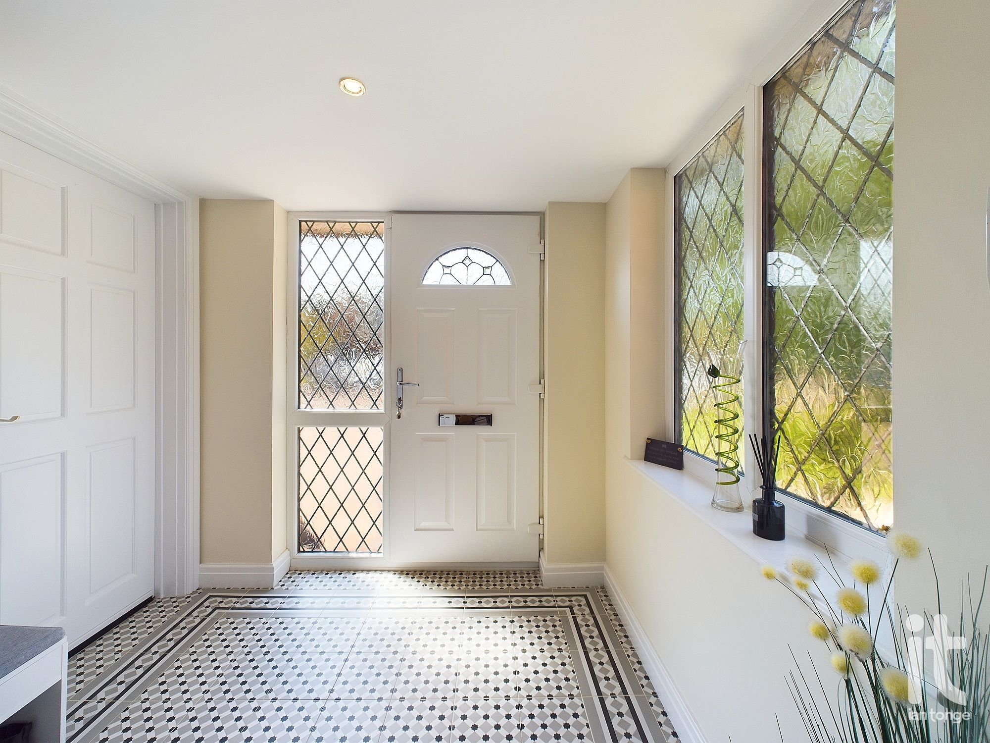 5 bedroom detached house Sold in Stockport - Photograph 23.