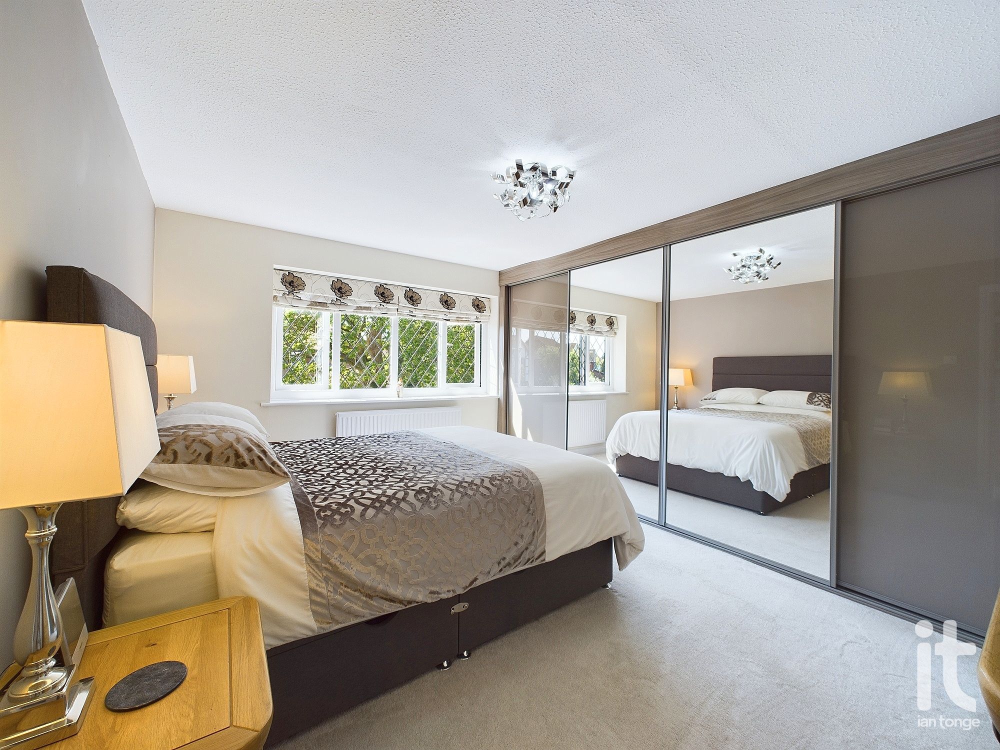 5 bedroom detached house Sold in Stockport - Photograph 45.
