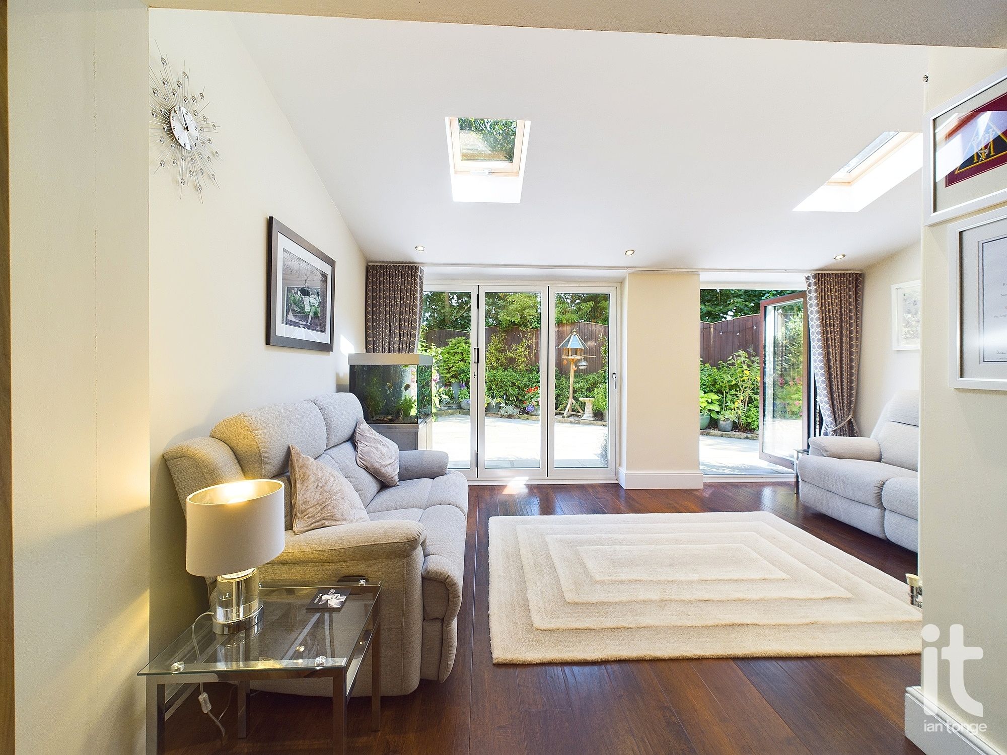5 bedroom detached house Sold in Stockport - Photograph 11.