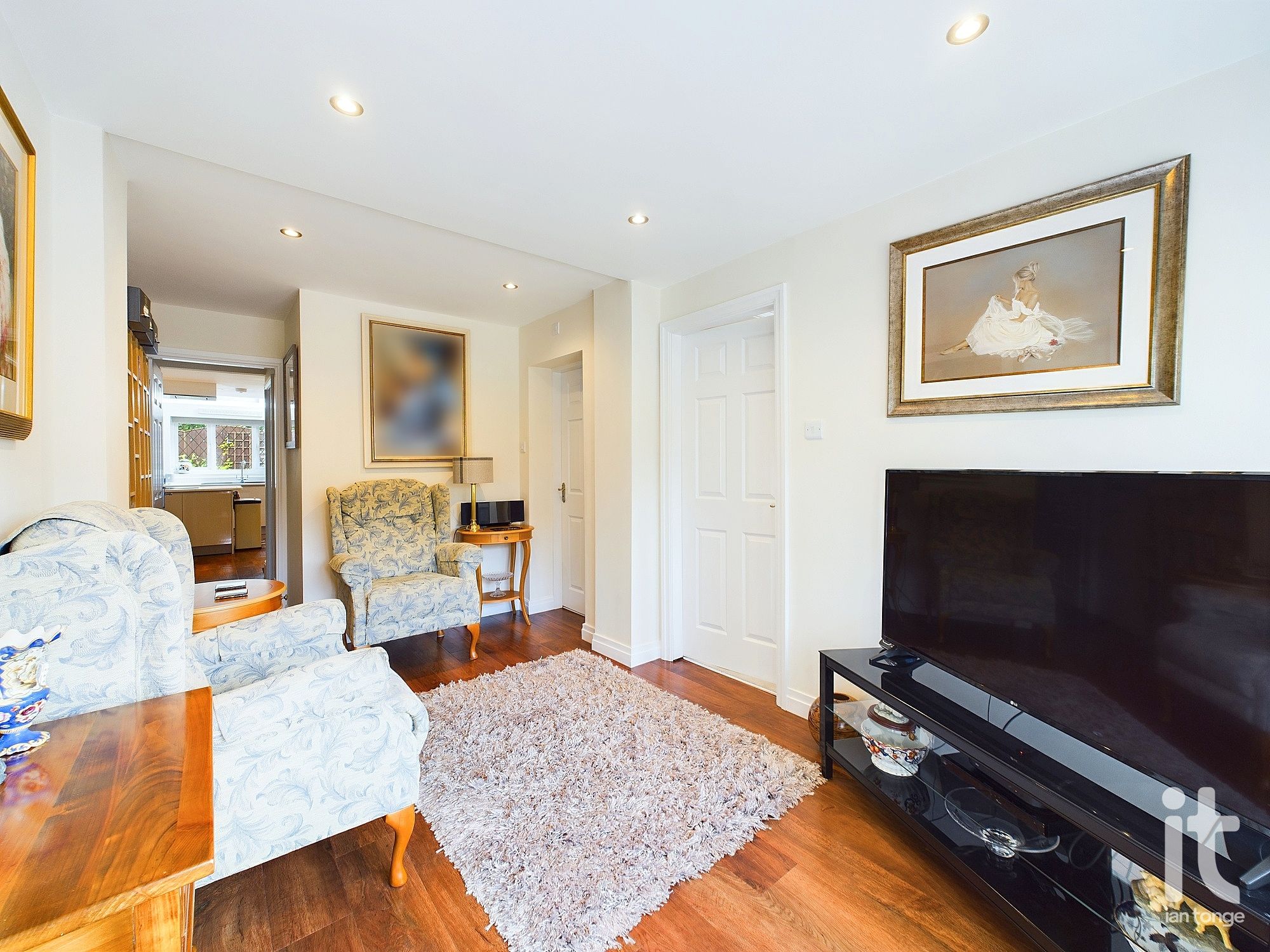 5 bedroom detached house Sold in Stockport - Photograph 27.