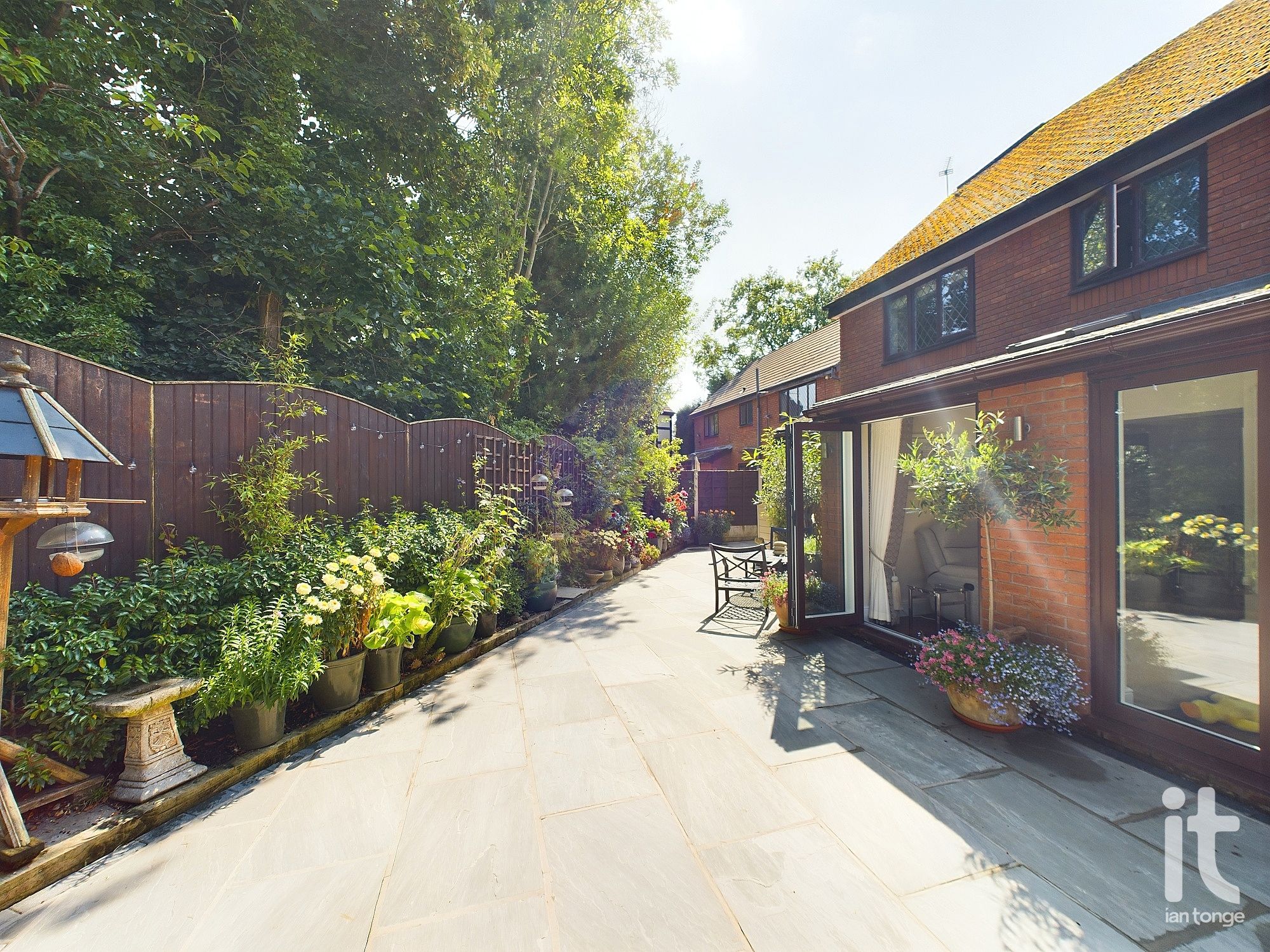 5 bedroom detached house Sold in Stockport - Photograph 36.