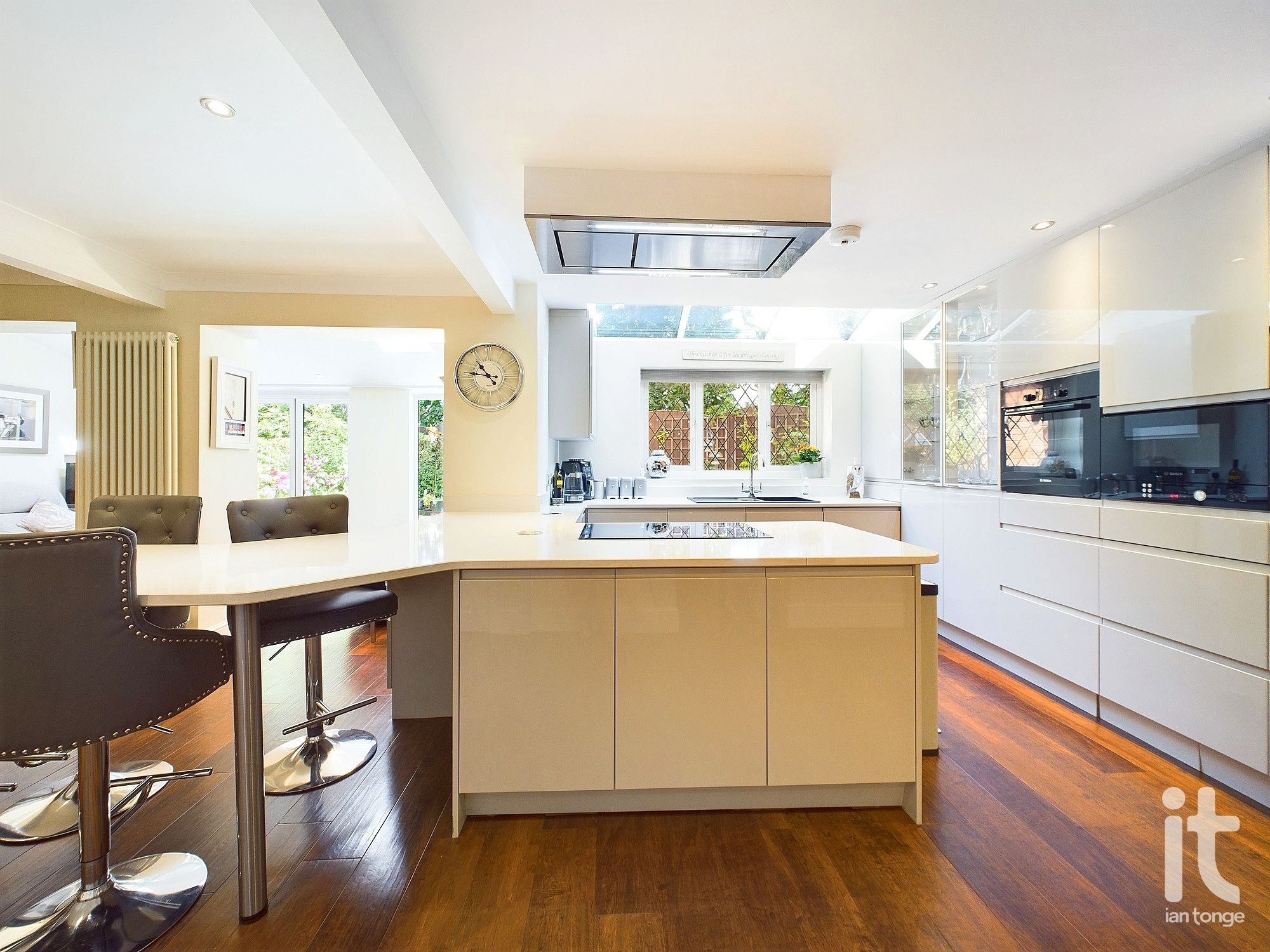 5 bedroom detached house Sold in Stockport - Photograph 8.