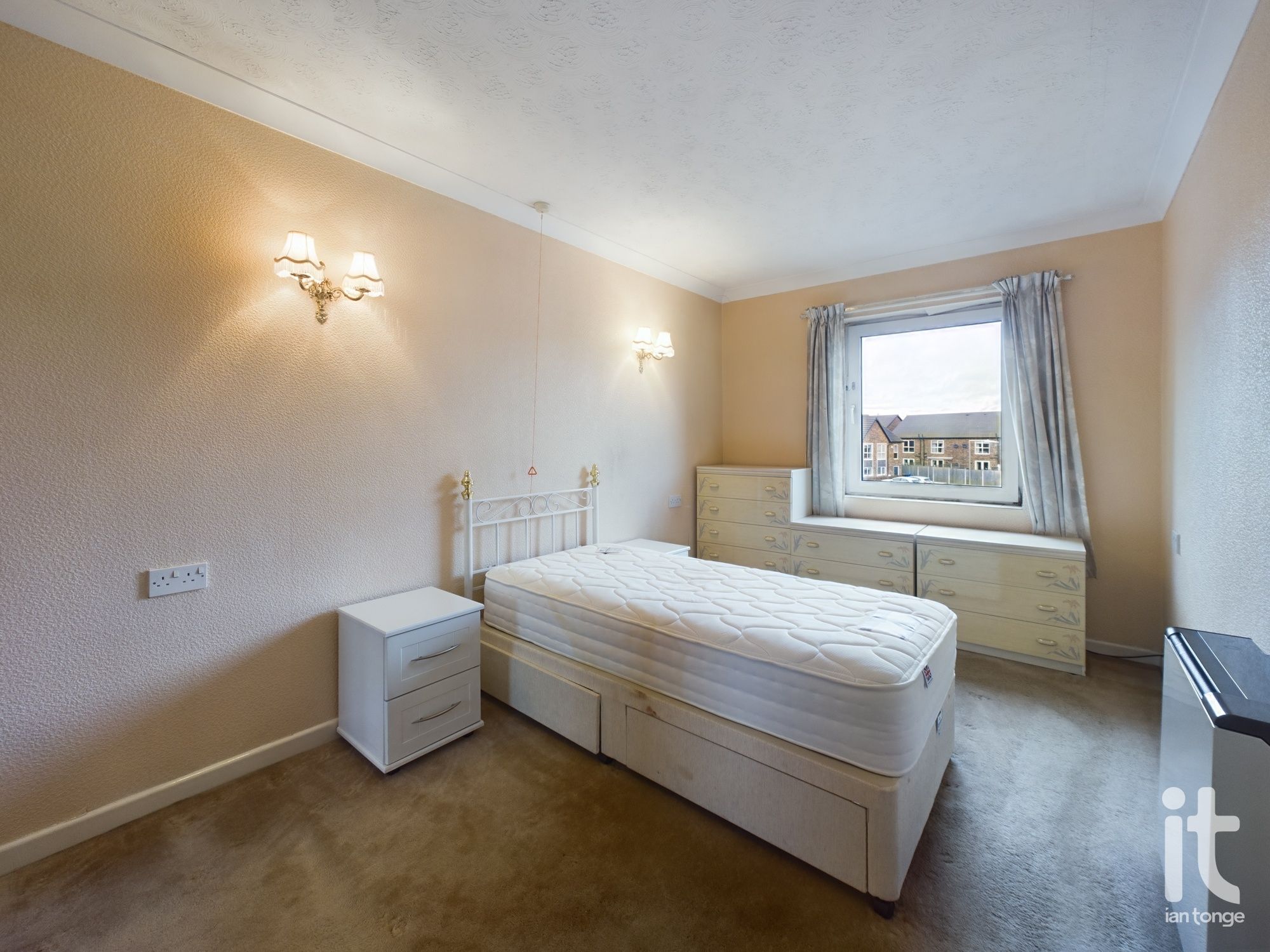 1 bedroom apartment flat/apartment SSTC in Stockport - Photograph 6.