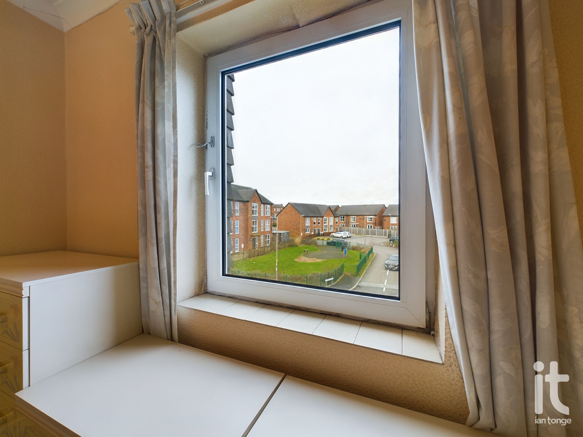 1 bedroom apartment flat/apartment SSTC in Stockport - Photograph 7.