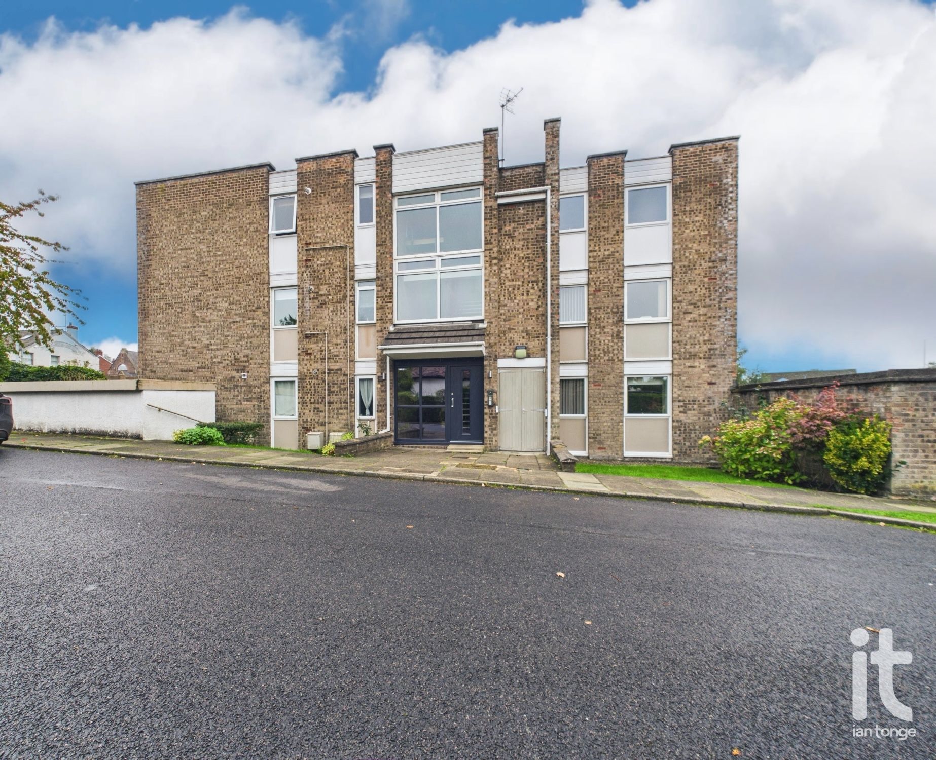 2 bedroom apartment flat/apartment For Sale in Stockport - Photograph 11.