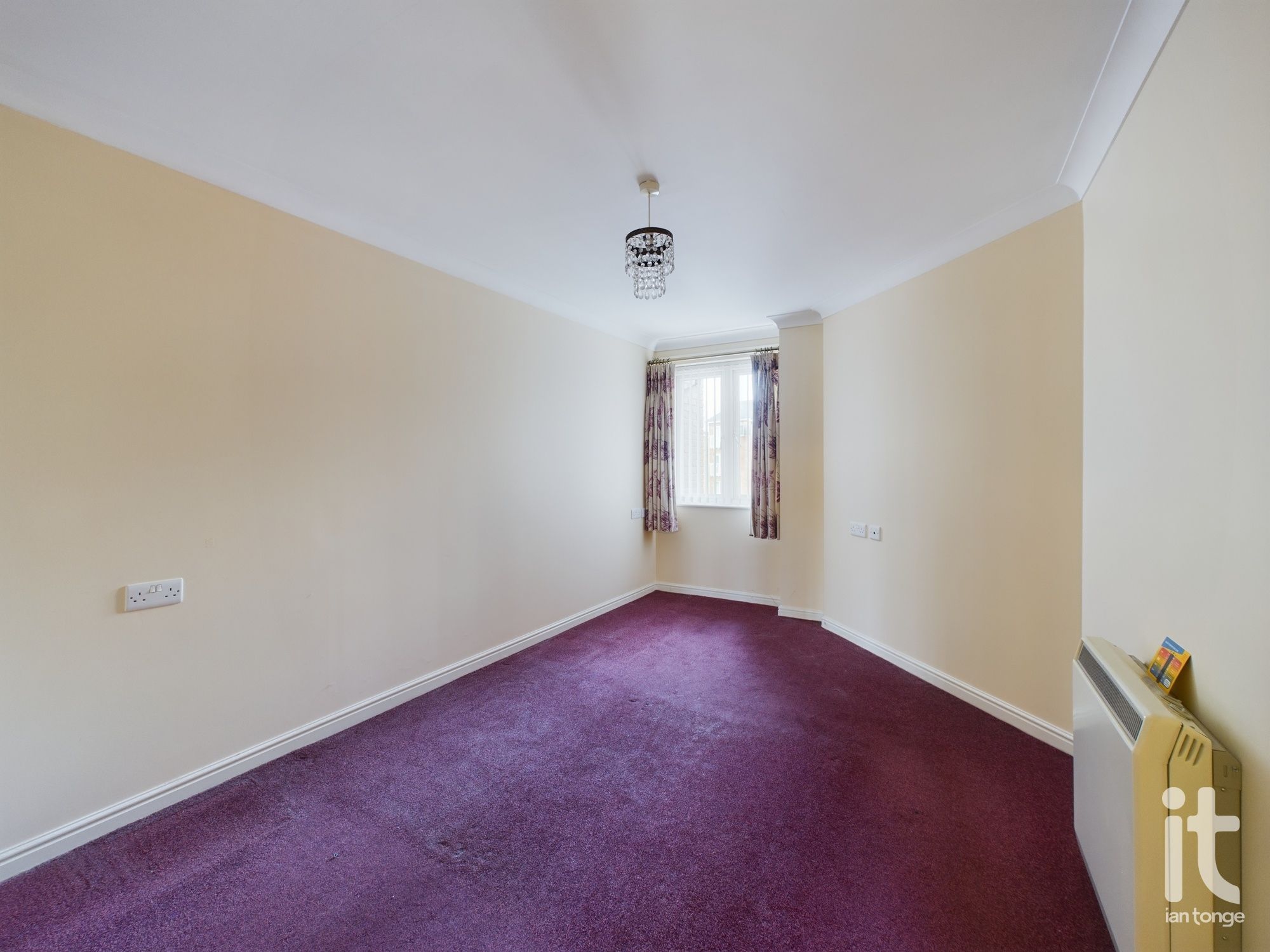 1 bedroom flat flat/apartment For Sale in Stockport - Photograph 13.