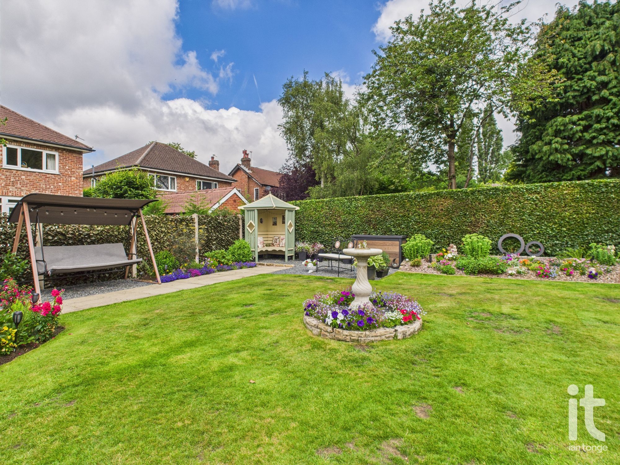 2 bedroom semi-detached bungalow Sold in Stockport - Photograph 15.