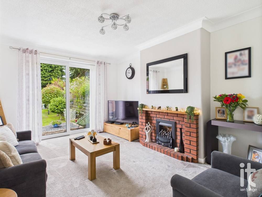 2 bedroom semi-detached bungalow Sold in Stockport - Photograph 5.