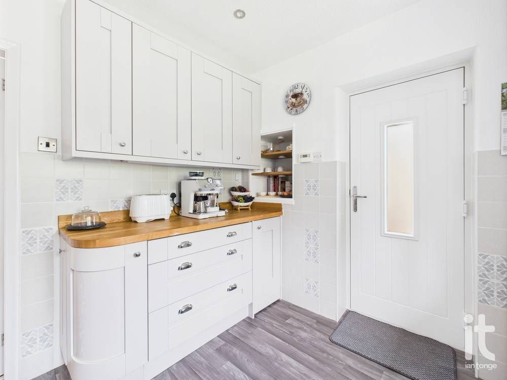 2 bedroom semi-detached bungalow Sold in Stockport - Photograph 8.