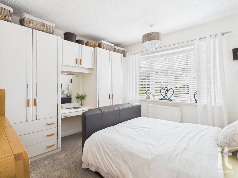 2 bedroom semi-detached bungalow Sold in Stockport - Photograph 12.