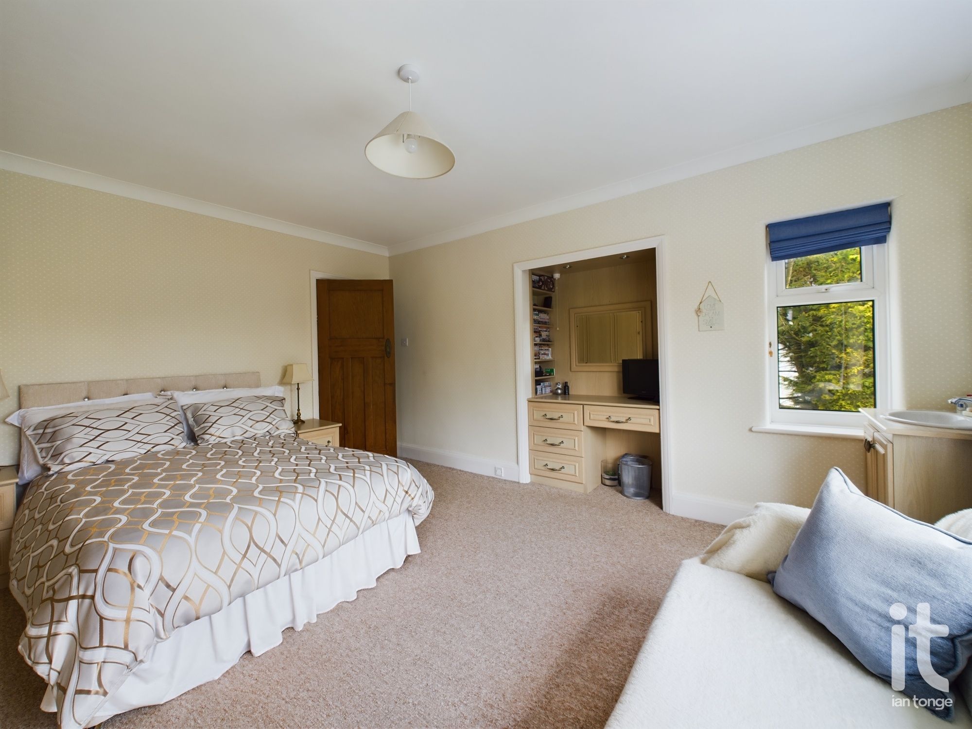 4 bedroom detached house Under Offer in Stockport - Photograph 9.