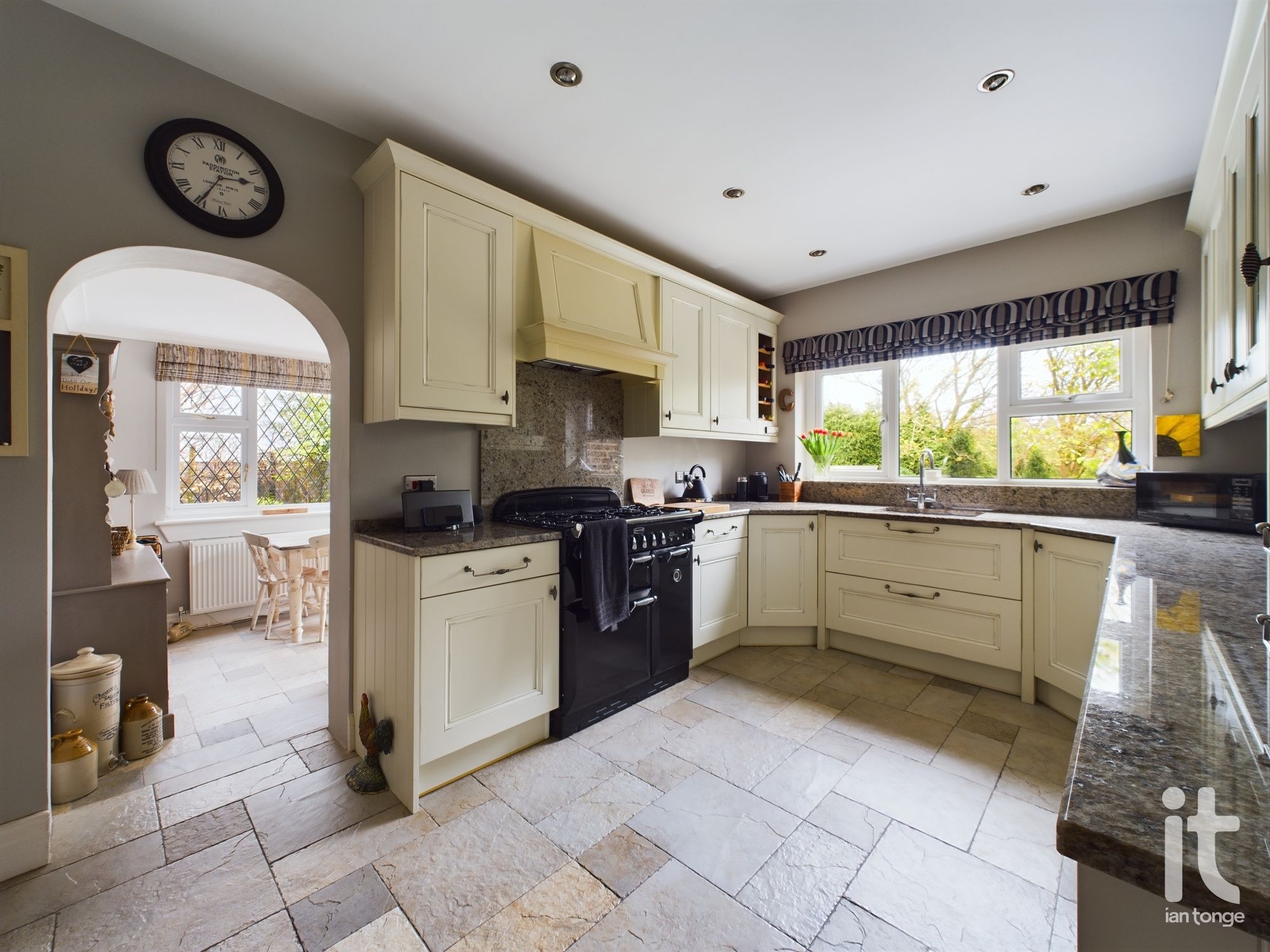 4 bedroom detached house Under Offer in Stockport - Photograph 35.