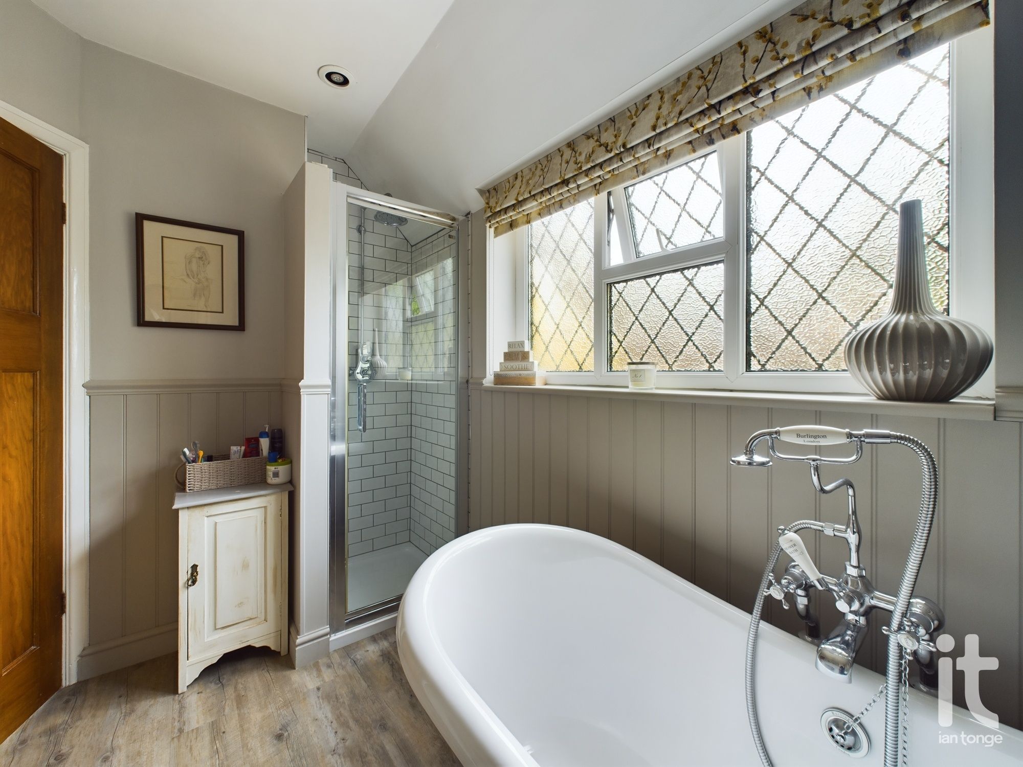 4 bedroom detached house Under Offer in Stockport - Photograph 37.