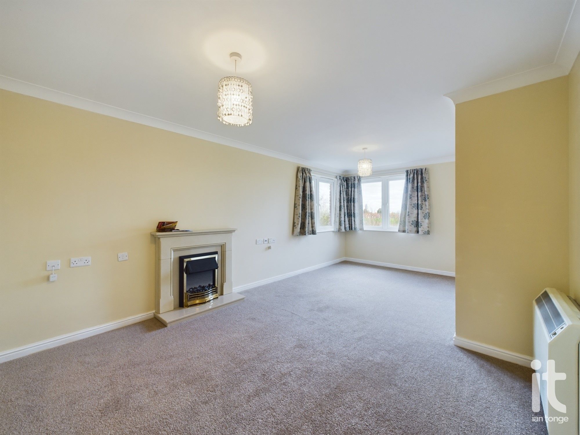 1 bedroom apartment flat/apartment SSTC in Stockport - Photograph 3.