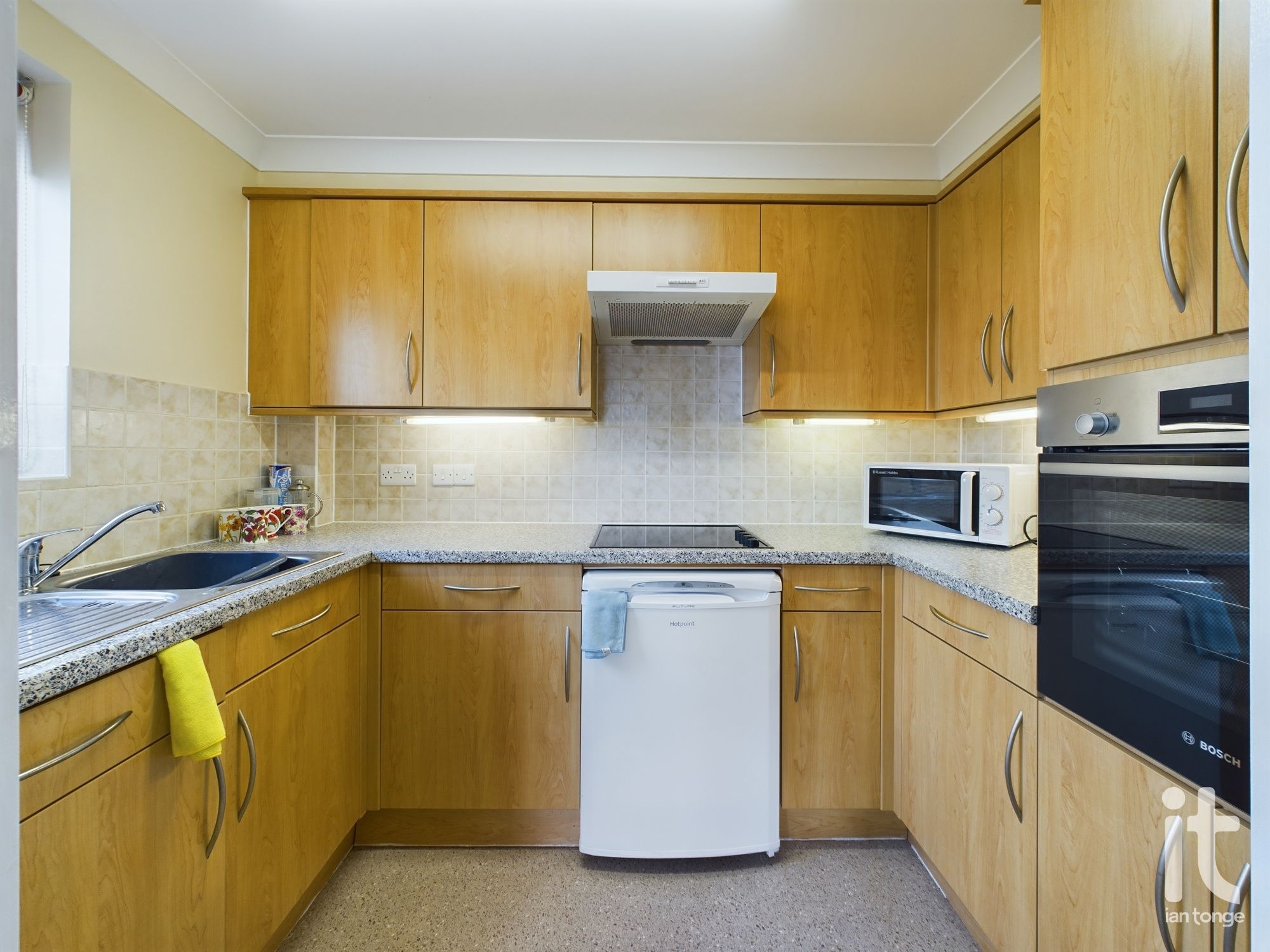 1 bedroom apartment flat/apartment SSTC in Stockport - Photograph 4.