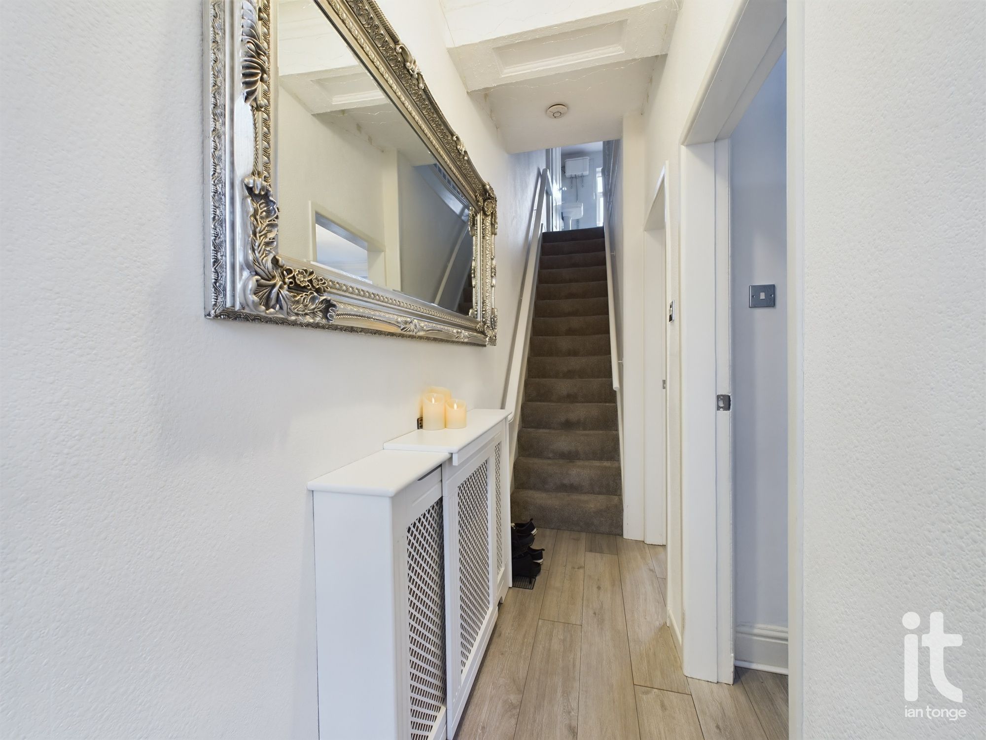 2 bedroom end terraced house Sold in Stockport - Photograph 3.