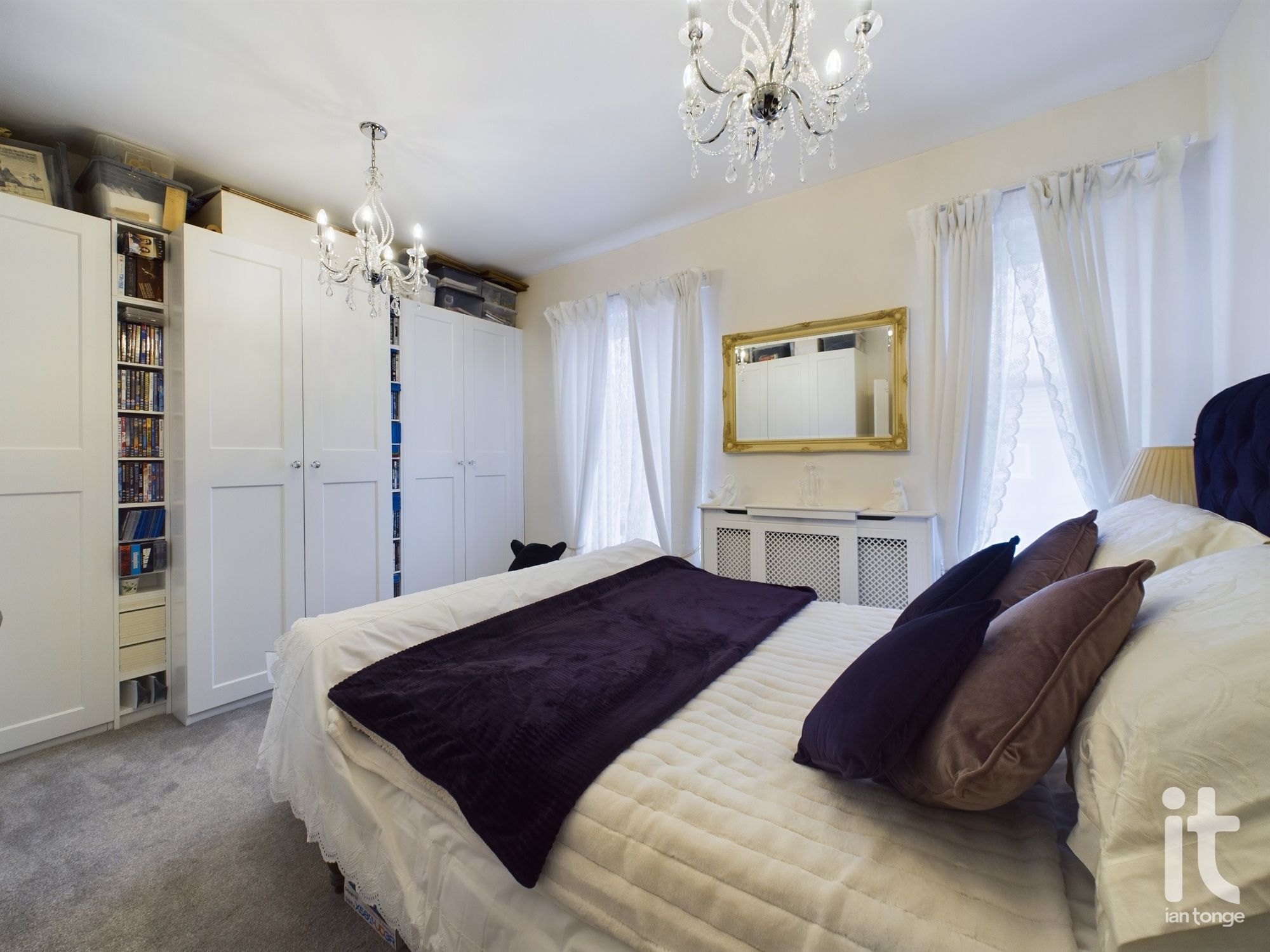 2 bedroom end terraced house Sold in Stockport - Photograph 23.