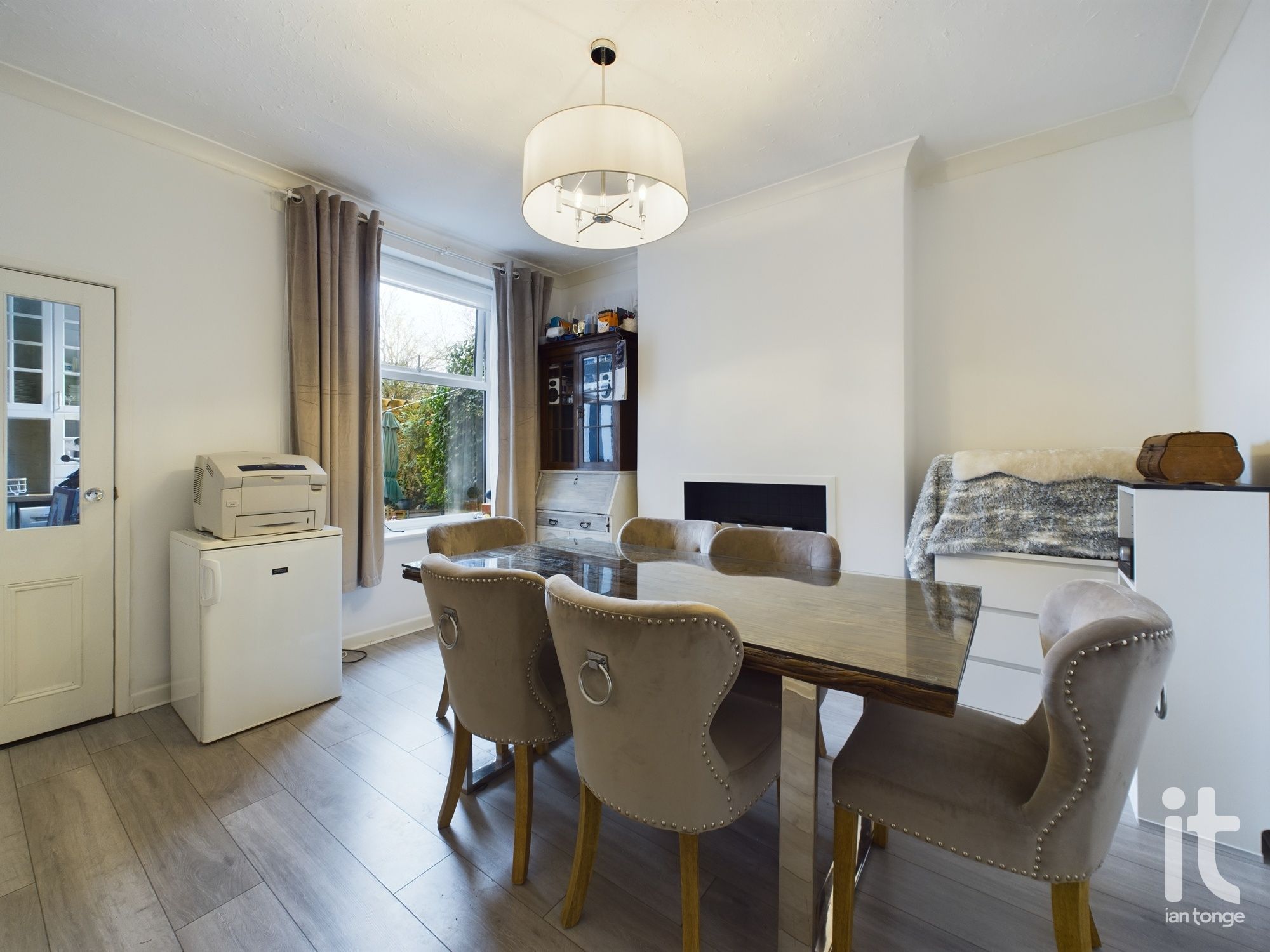 2 bedroom end terraced house Sold in Stockport - Photograph 6.