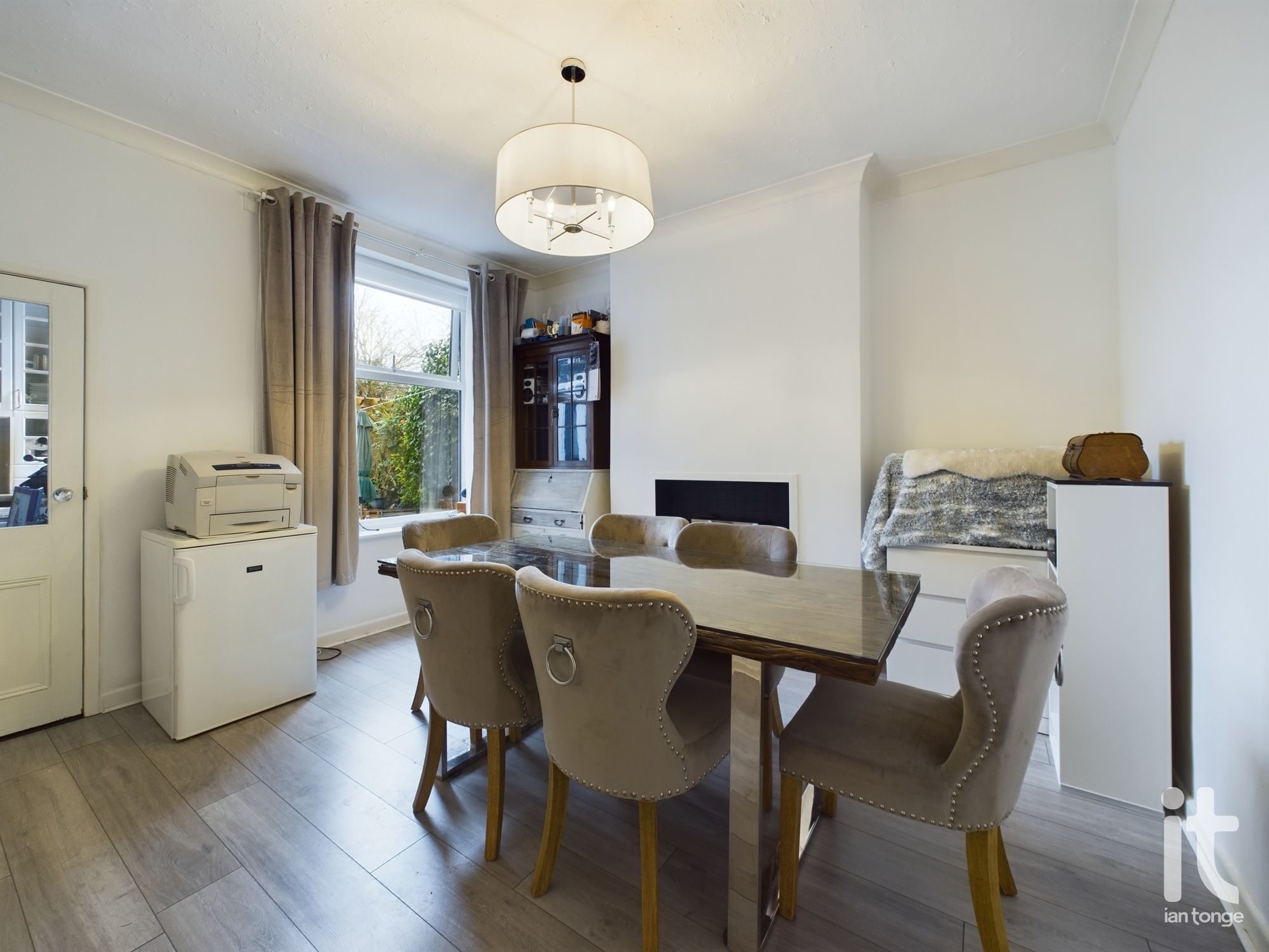 2 bedroom end terraced house Sold in Stockport - Photograph 7.