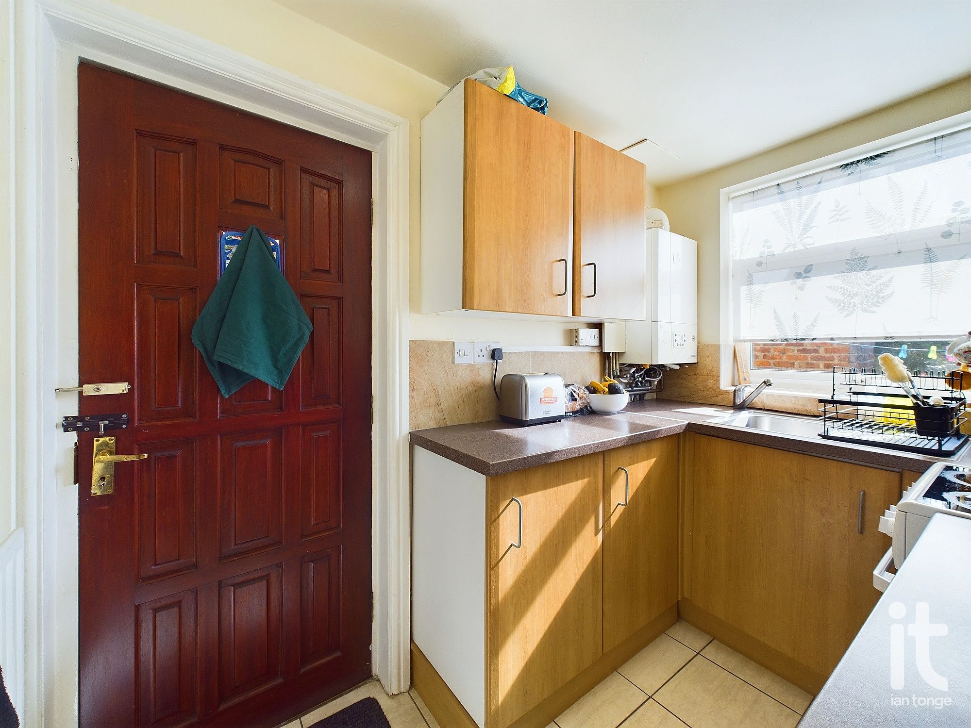 2 bedroom mid terraced house SSTC in Stockport - Photograph 17.