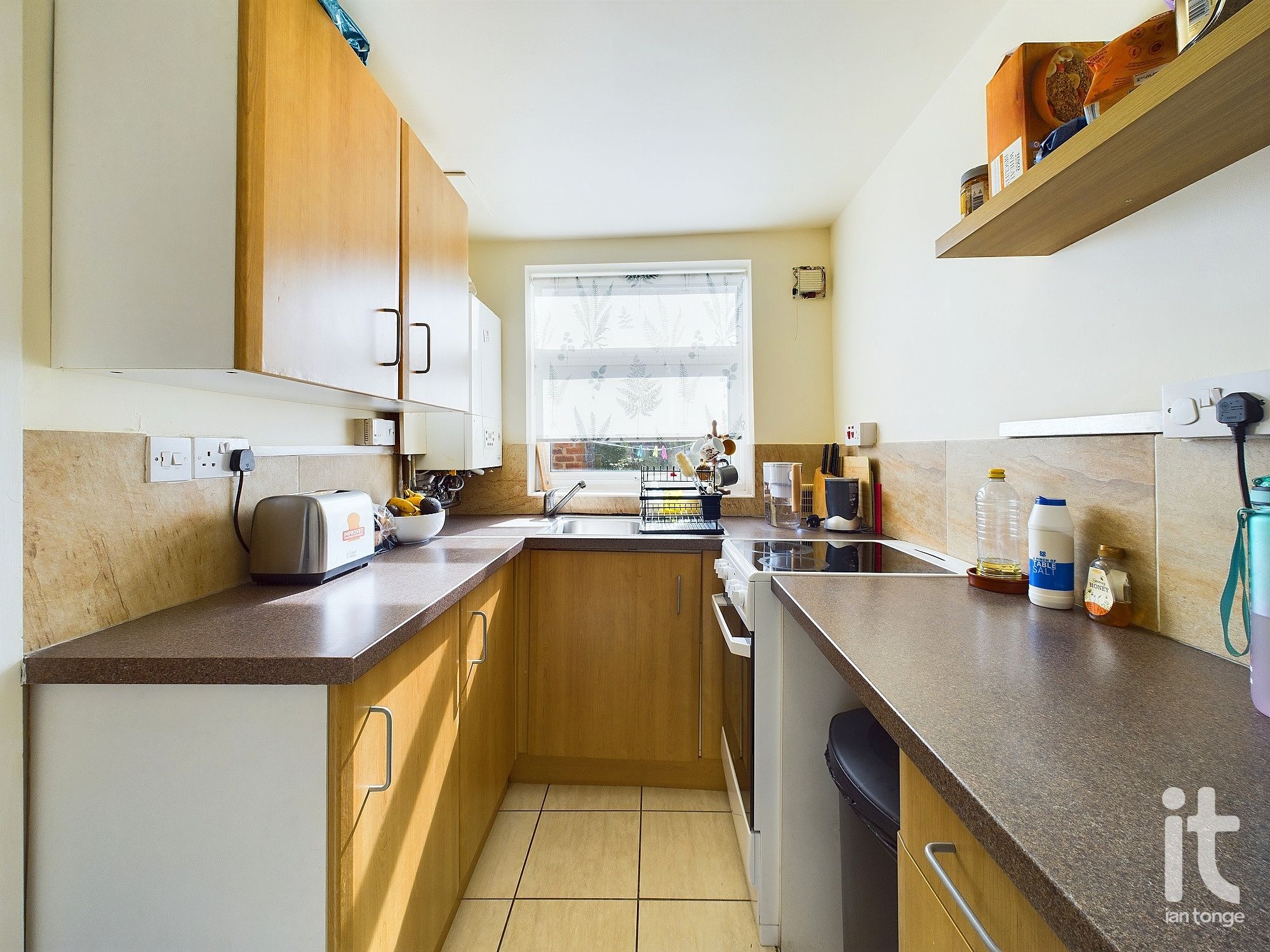 2 bedroom mid terraced house SSTC in Stockport - Photograph 16.
