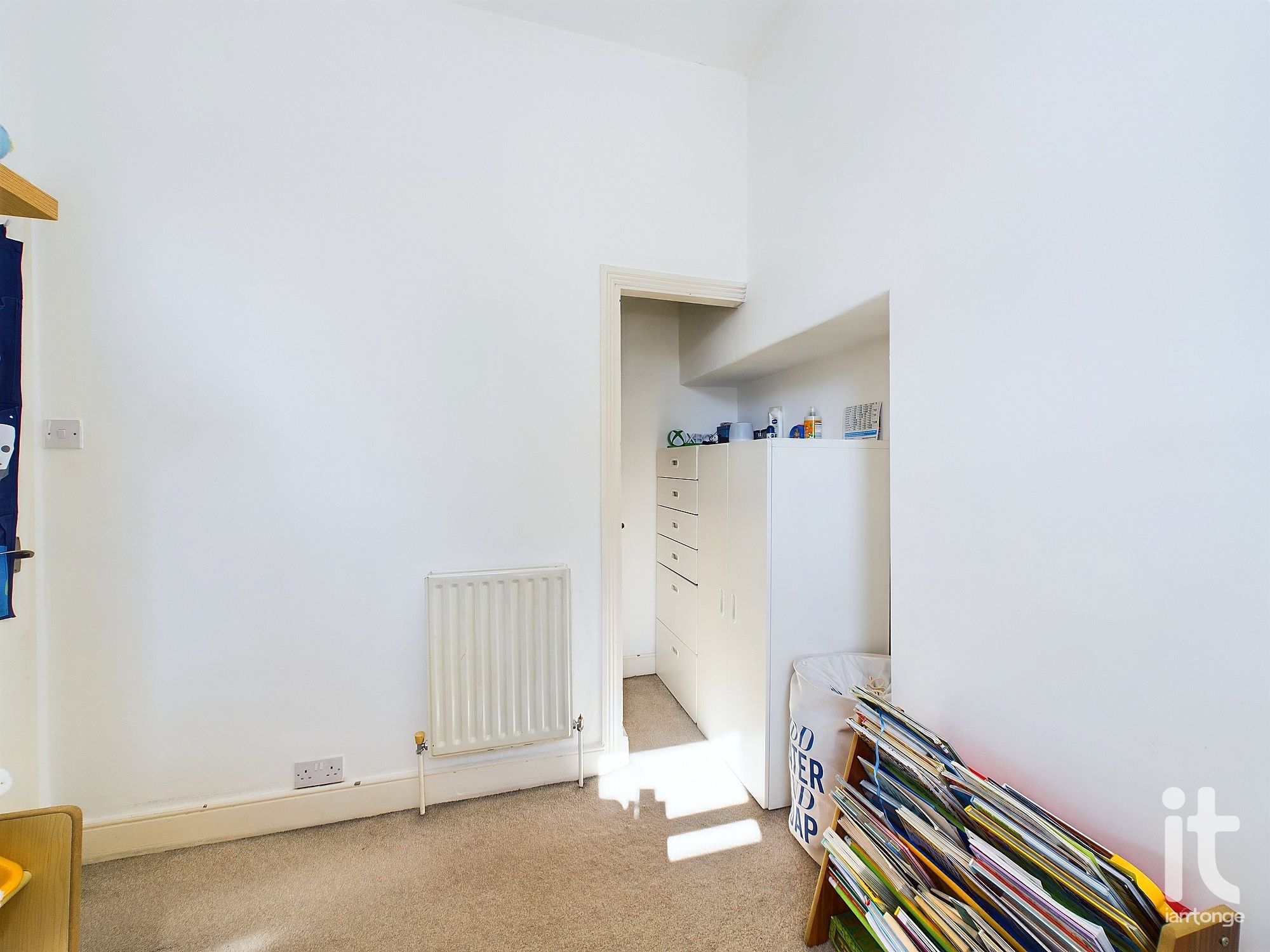2 bedroom mid terraced house SSTC in Stockport - Photograph 28.