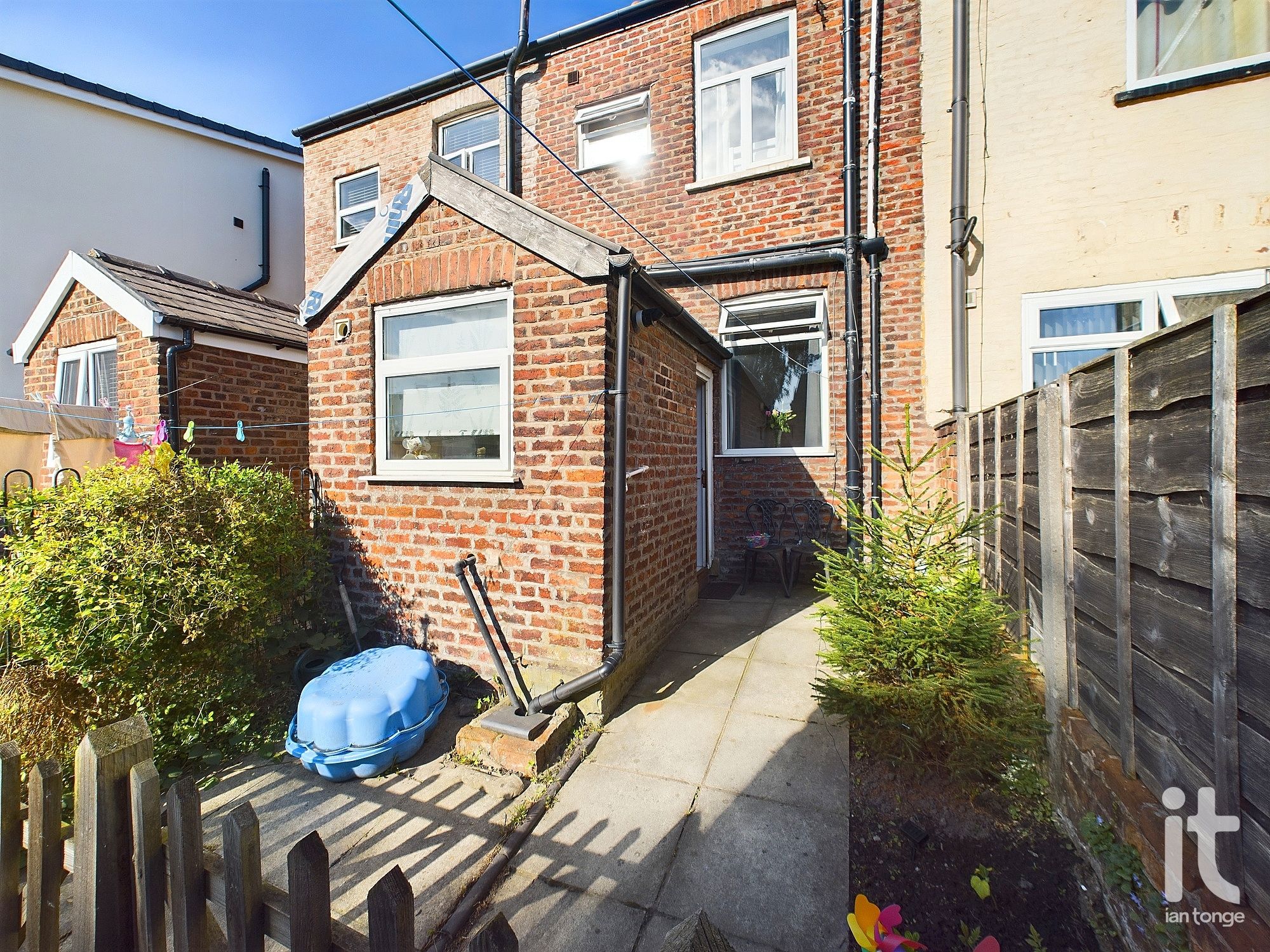 2 bedroom mid terraced house SSTC in Stockport - Photograph 34.