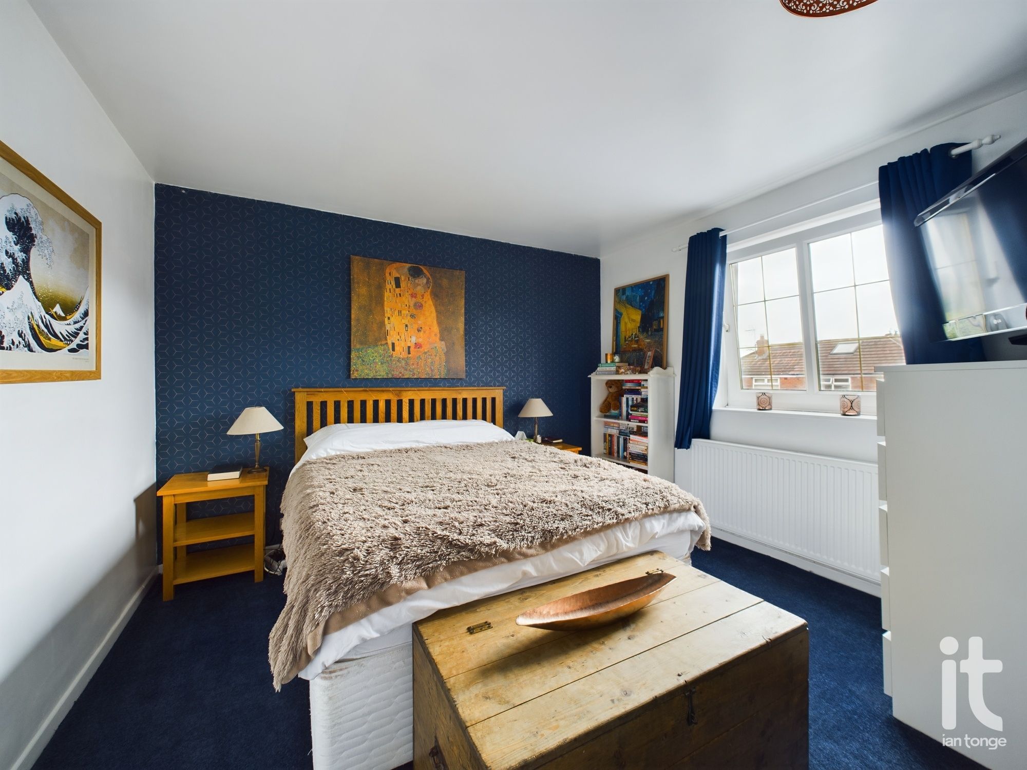 3 bedroom semi-detached house Sold in Stockport - Photograph 12.