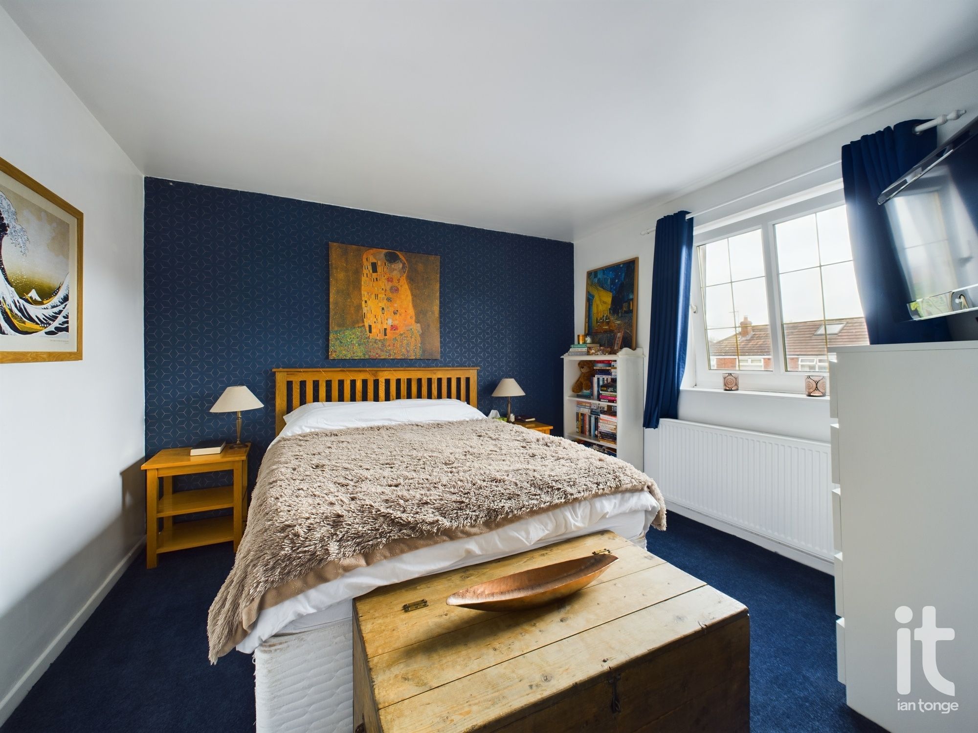 3 bedroom semi-detached house Sold in Stockport - Photograph 4.